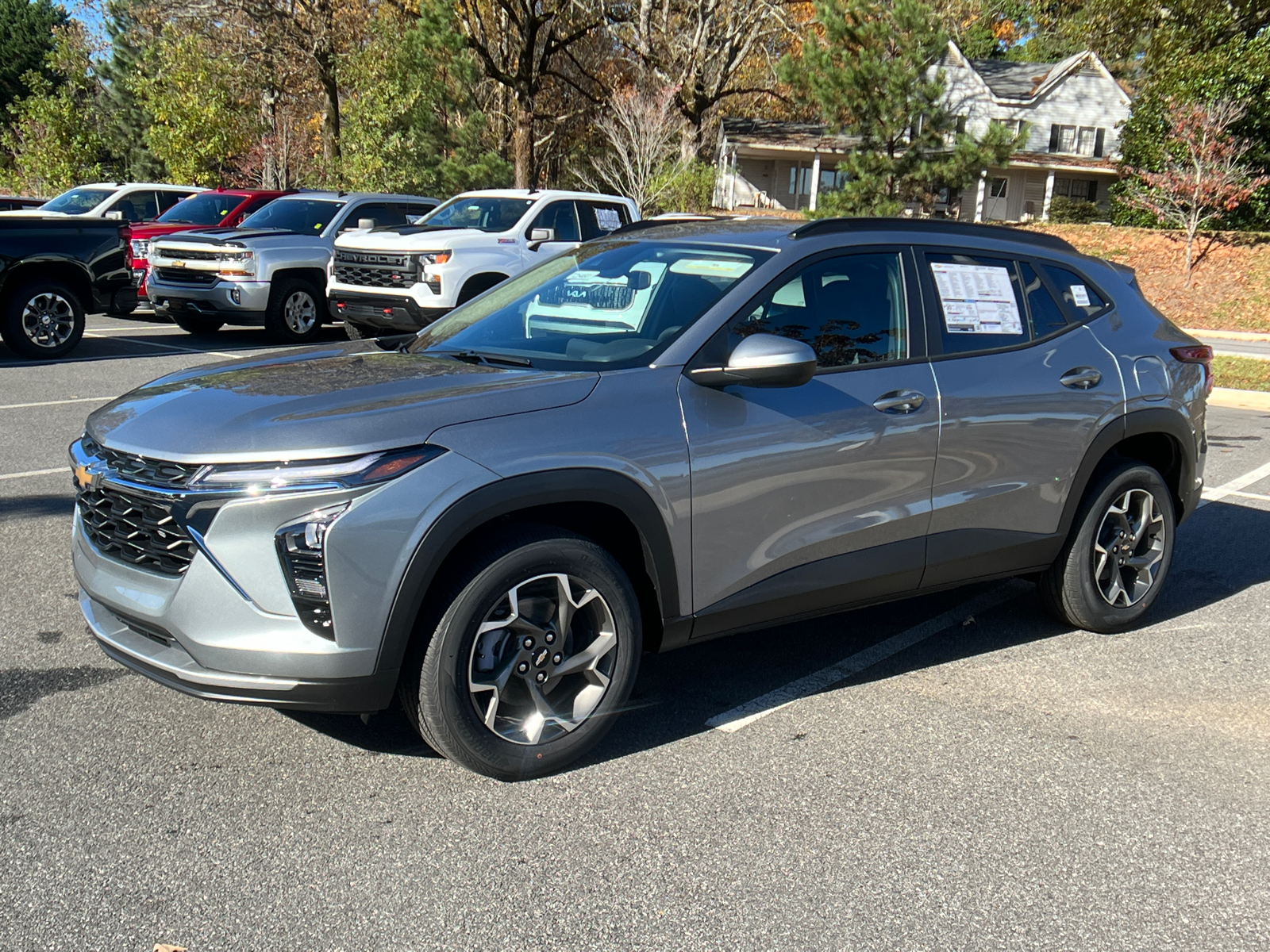 2025 Chevrolet Trax LT 1