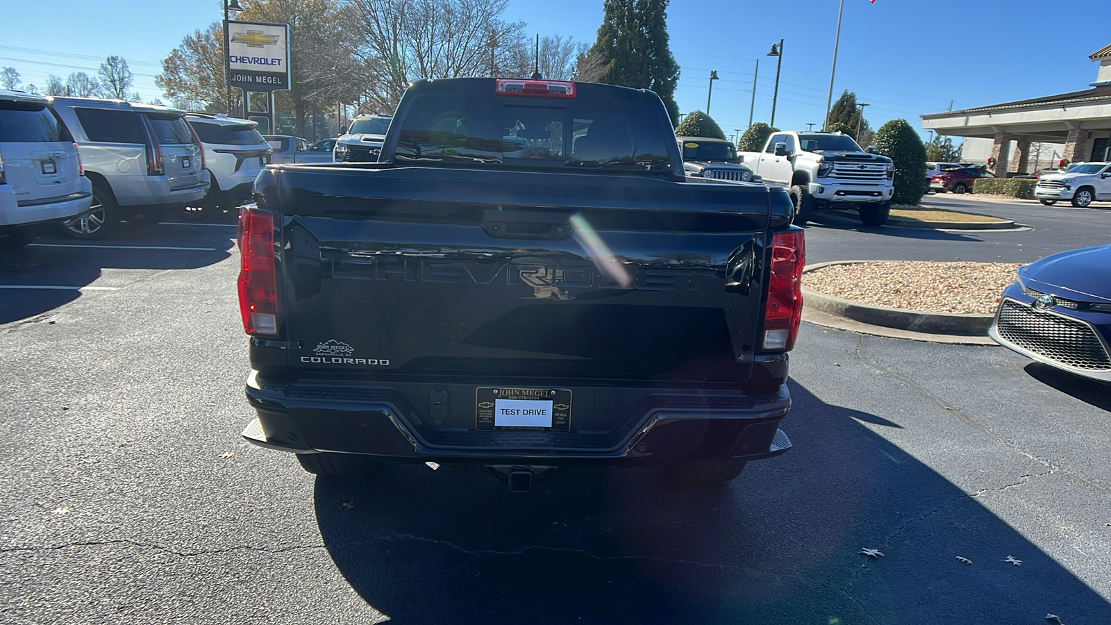 2023 Chevrolet Colorado 4WD Trail Boss 7