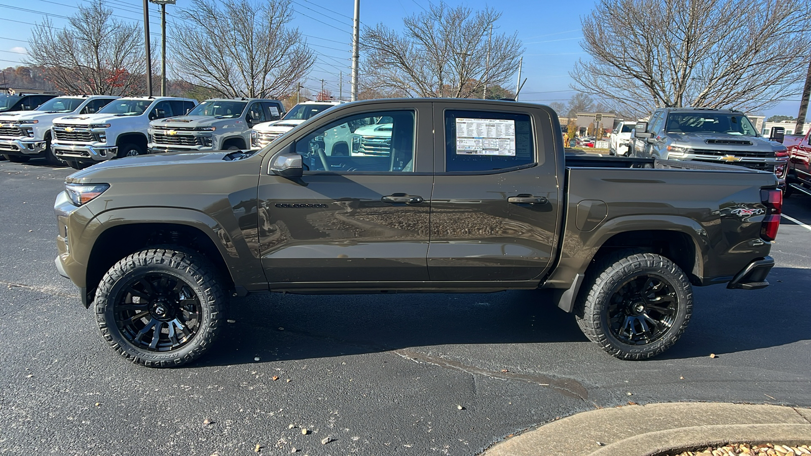 2024 Chevrolet Colorado 4WD LT 9