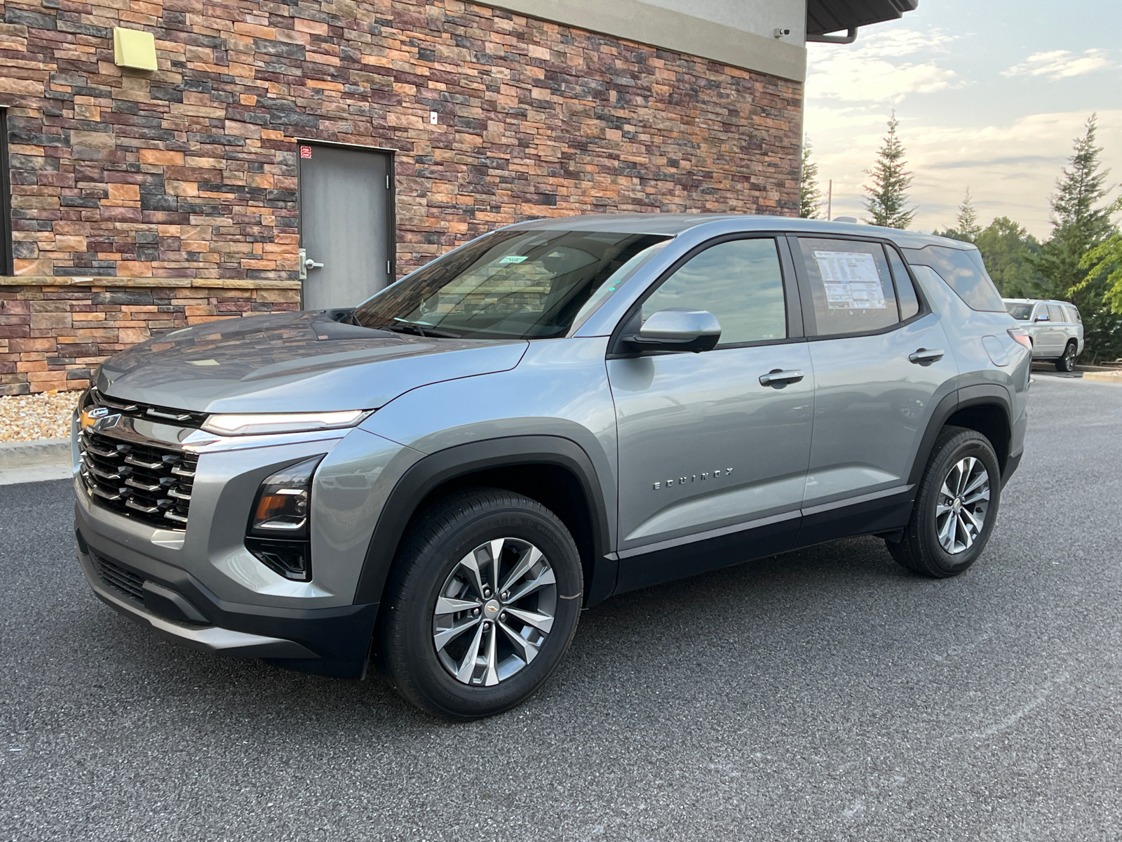 2025 Chevrolet Equinox FWD LT 1