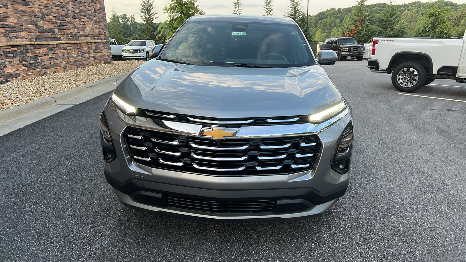 2025 Chevrolet Equinox FWD LT 2