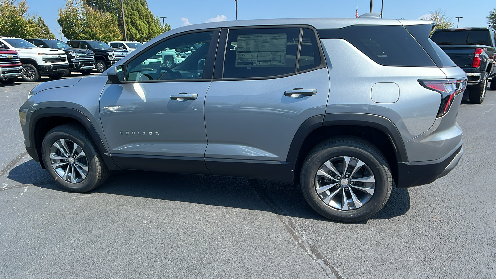 2025 Chevrolet Equinox FWD LT 8