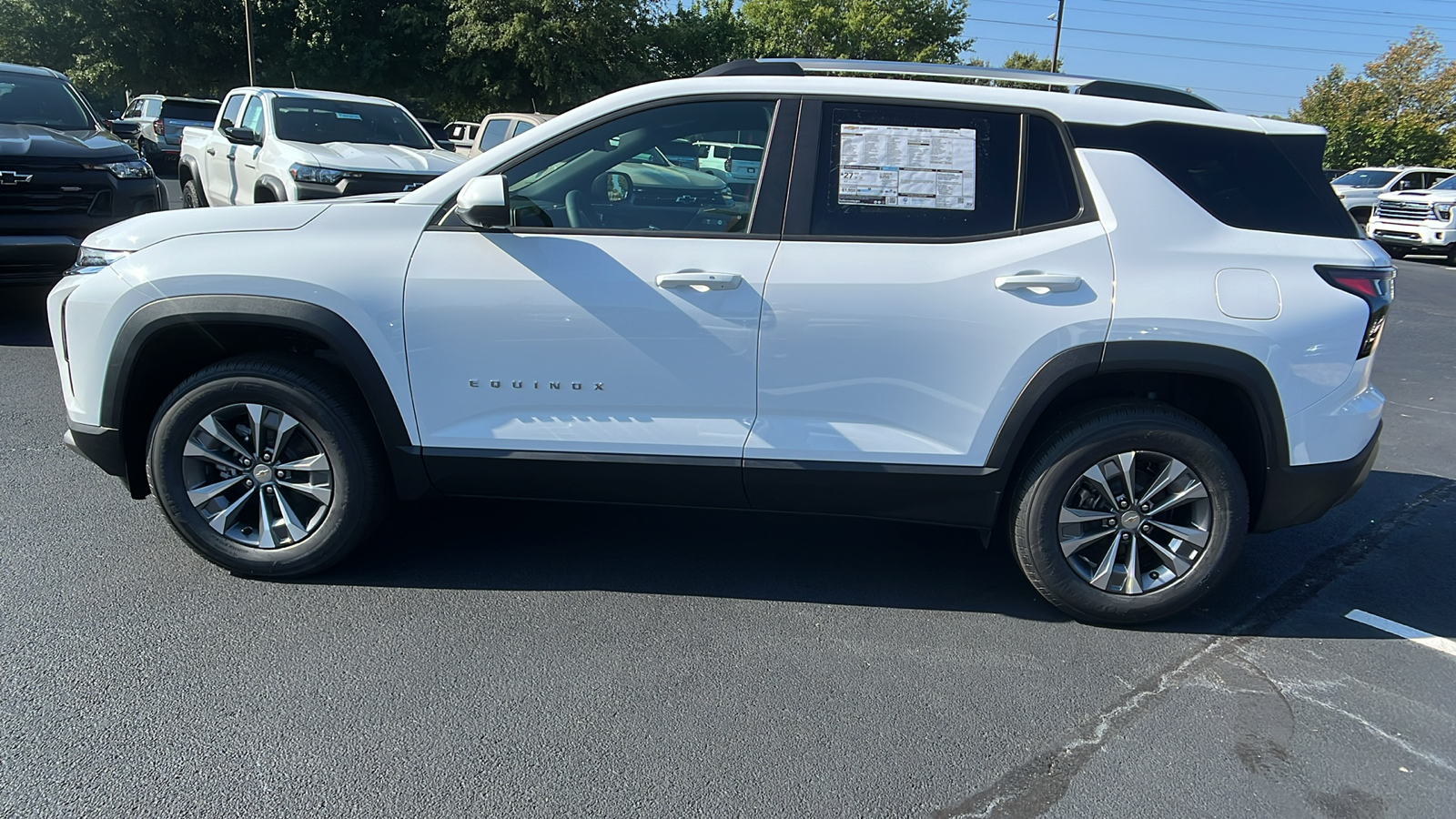 2025 Chevrolet Equinox FWD LT 8