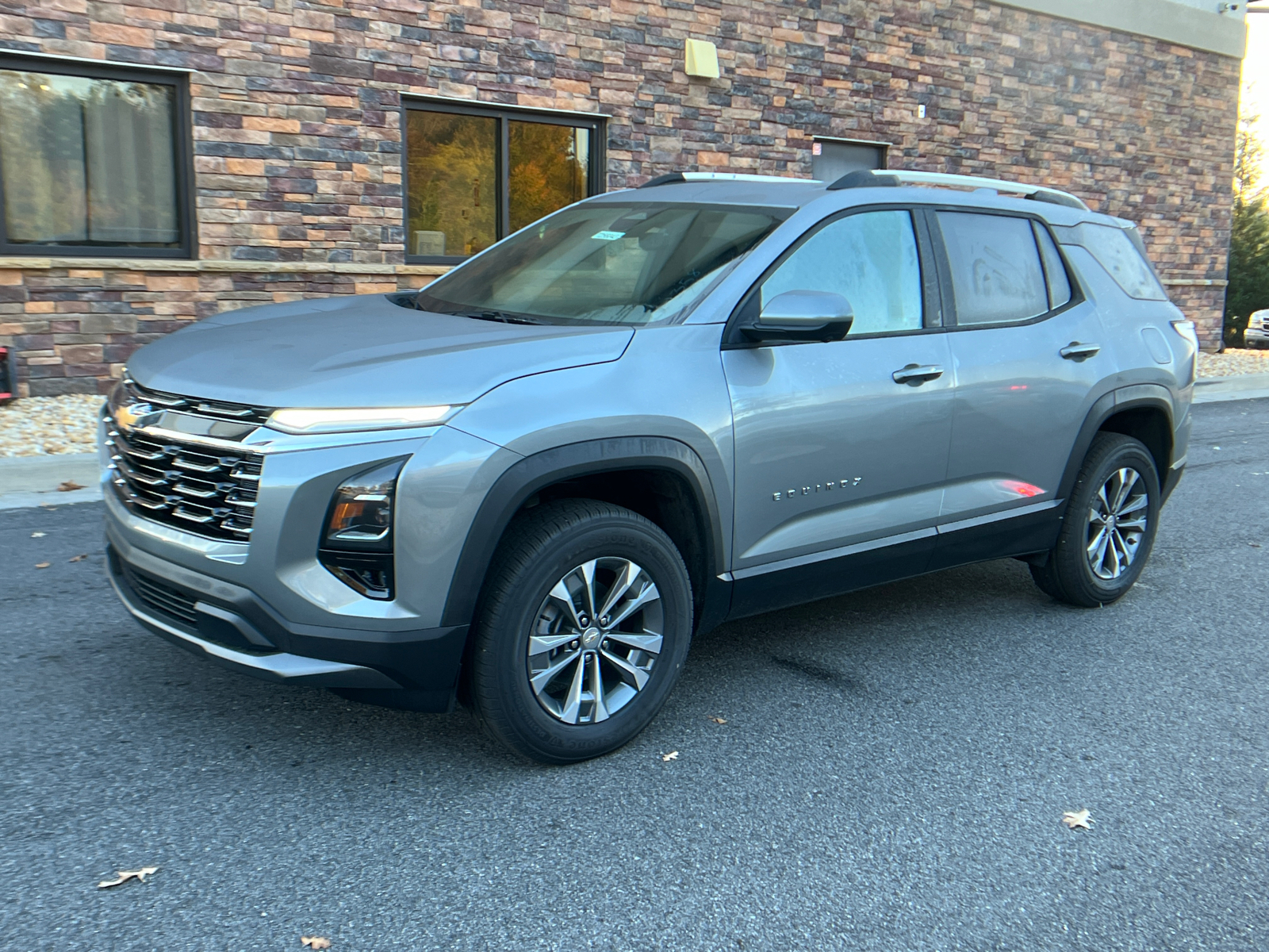 2025 Chevrolet Equinox FWD LT 1