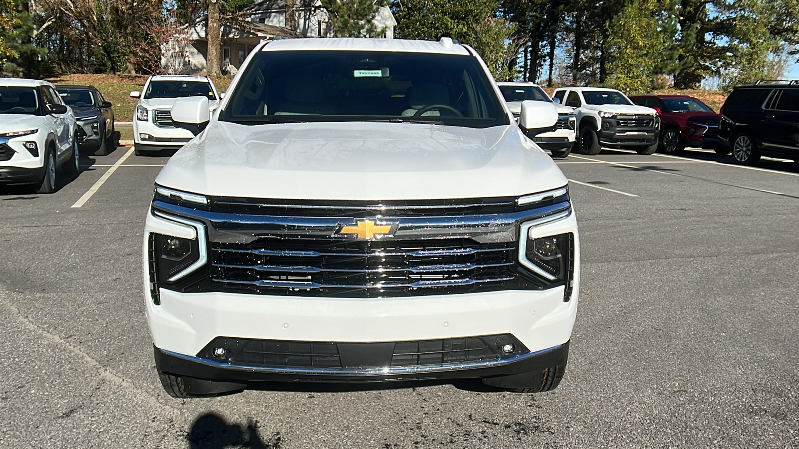 2025 Chevrolet Suburban LT 2