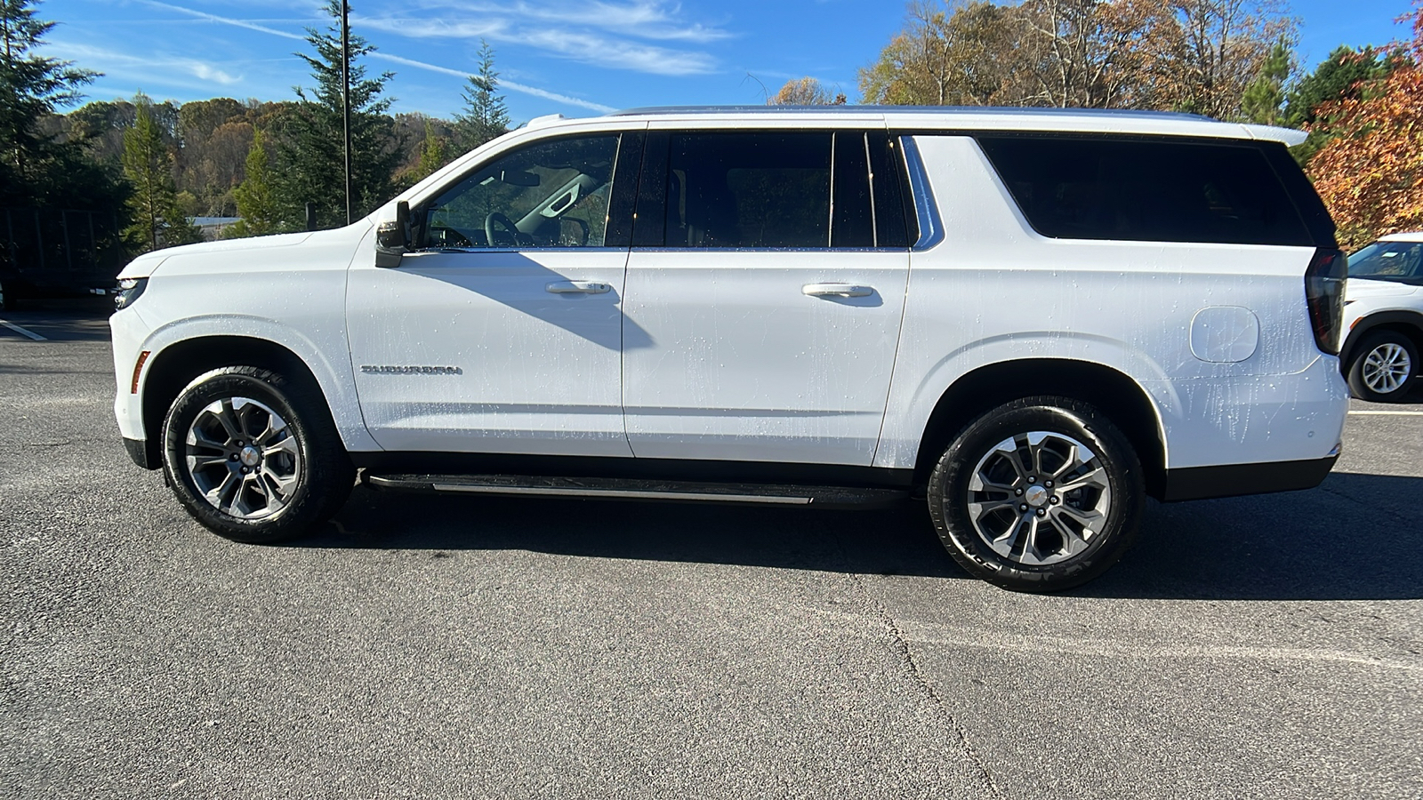 2025 Chevrolet Suburban LT 8