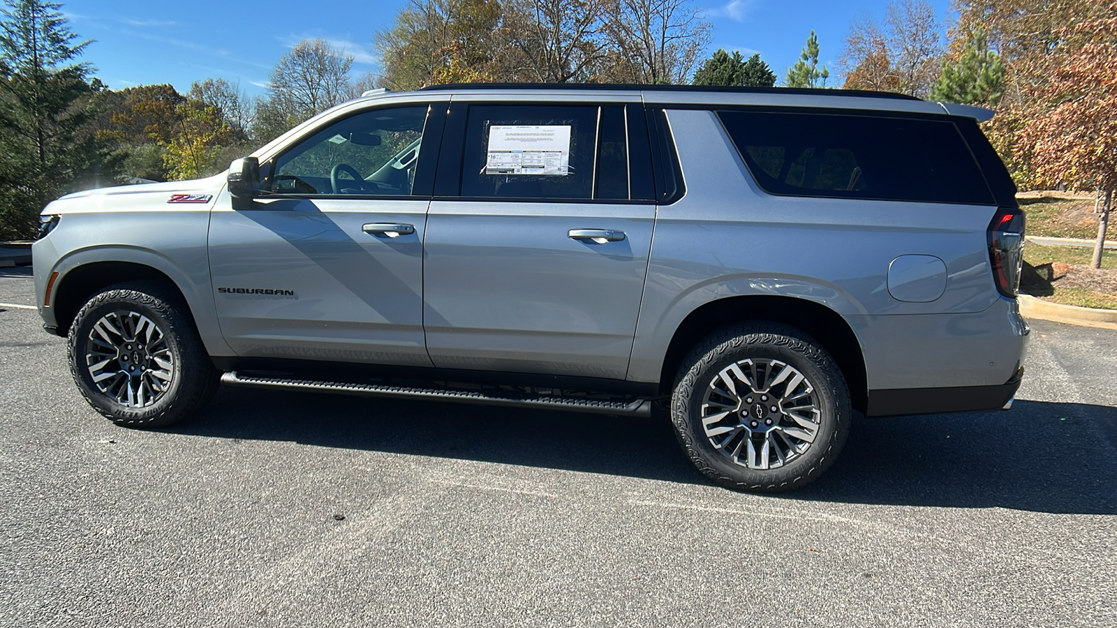 2025 Chevrolet Suburban Z71 8