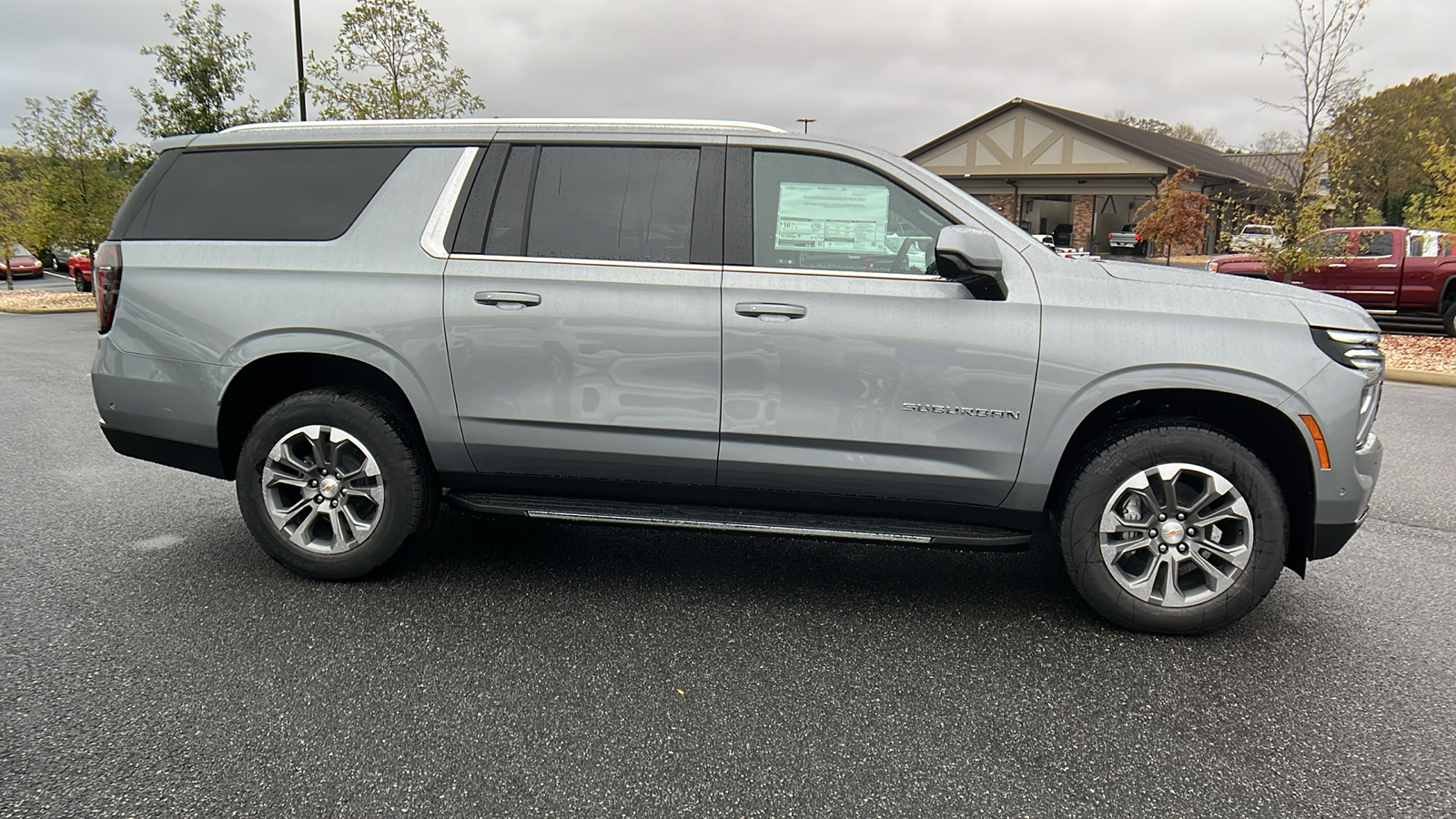 2025 Chevrolet Suburban LS 4