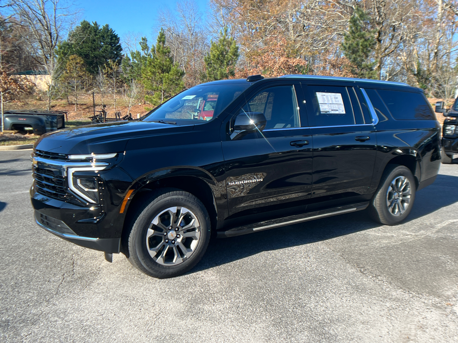 2025 Chevrolet Suburban LS 1