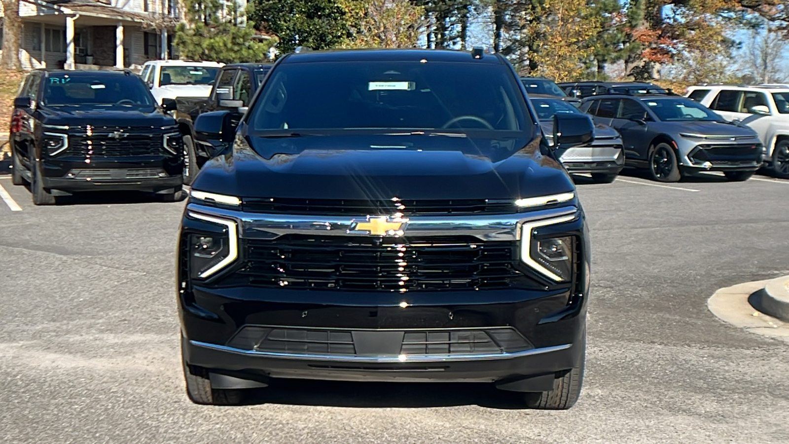 2025 Chevrolet Suburban LS 2