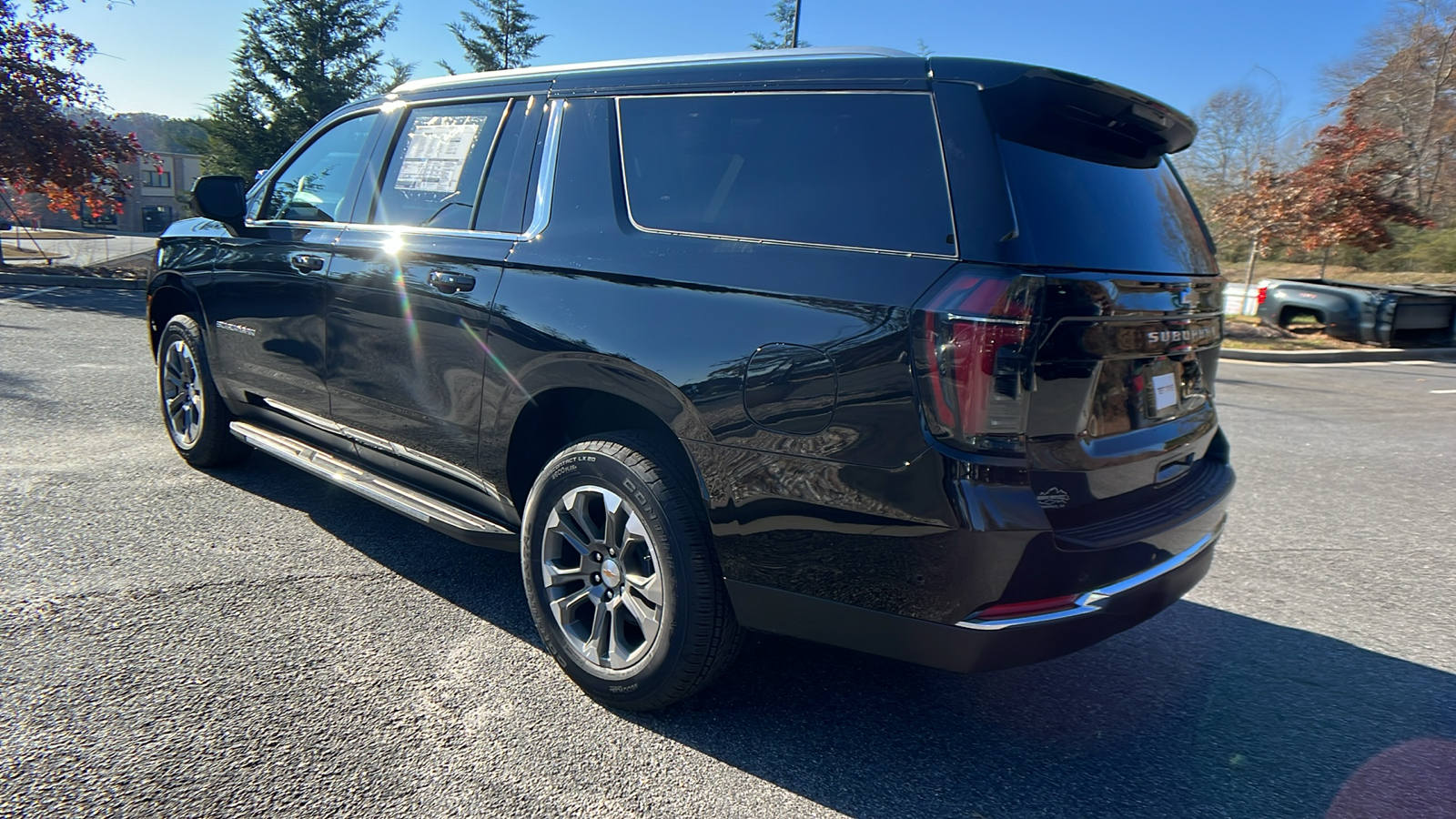 2025 Chevrolet Suburban LS 7