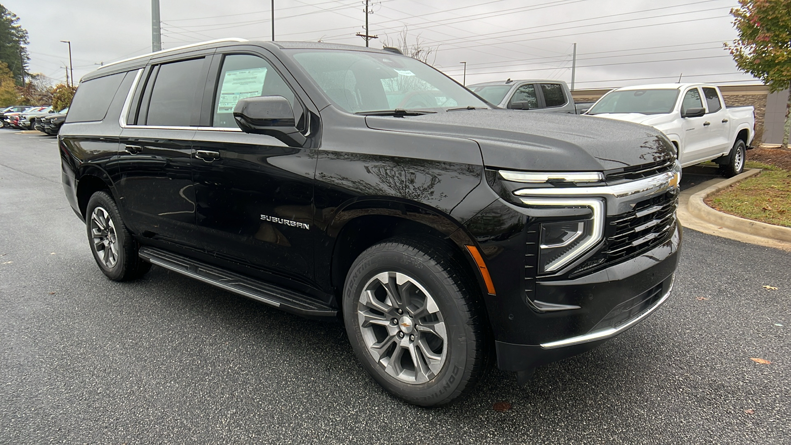 2025 Chevrolet Suburban LS 3