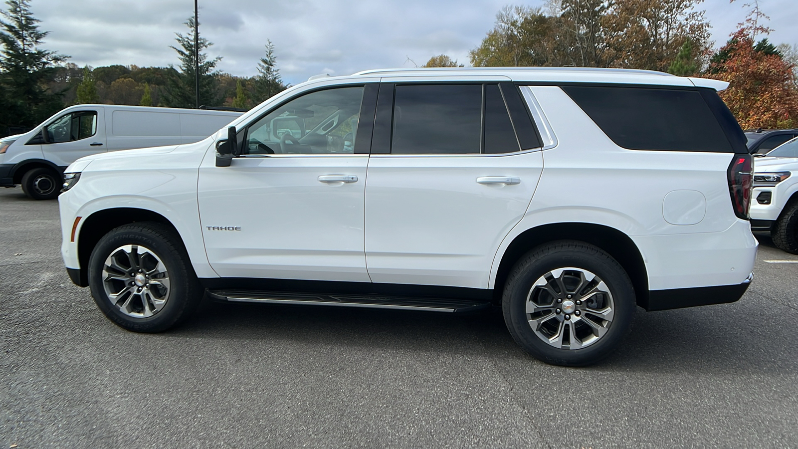 2025 Chevrolet Tahoe LS 8