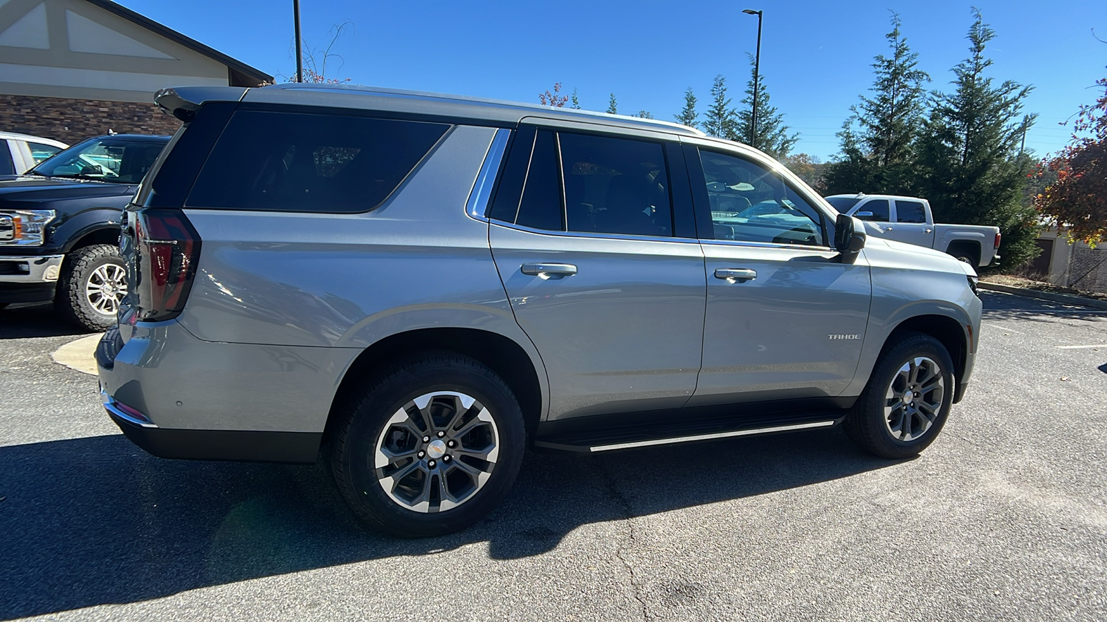 2025 Chevrolet Tahoe LS 5