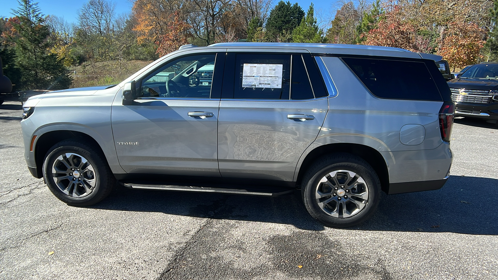 2025 Chevrolet Tahoe LS 8