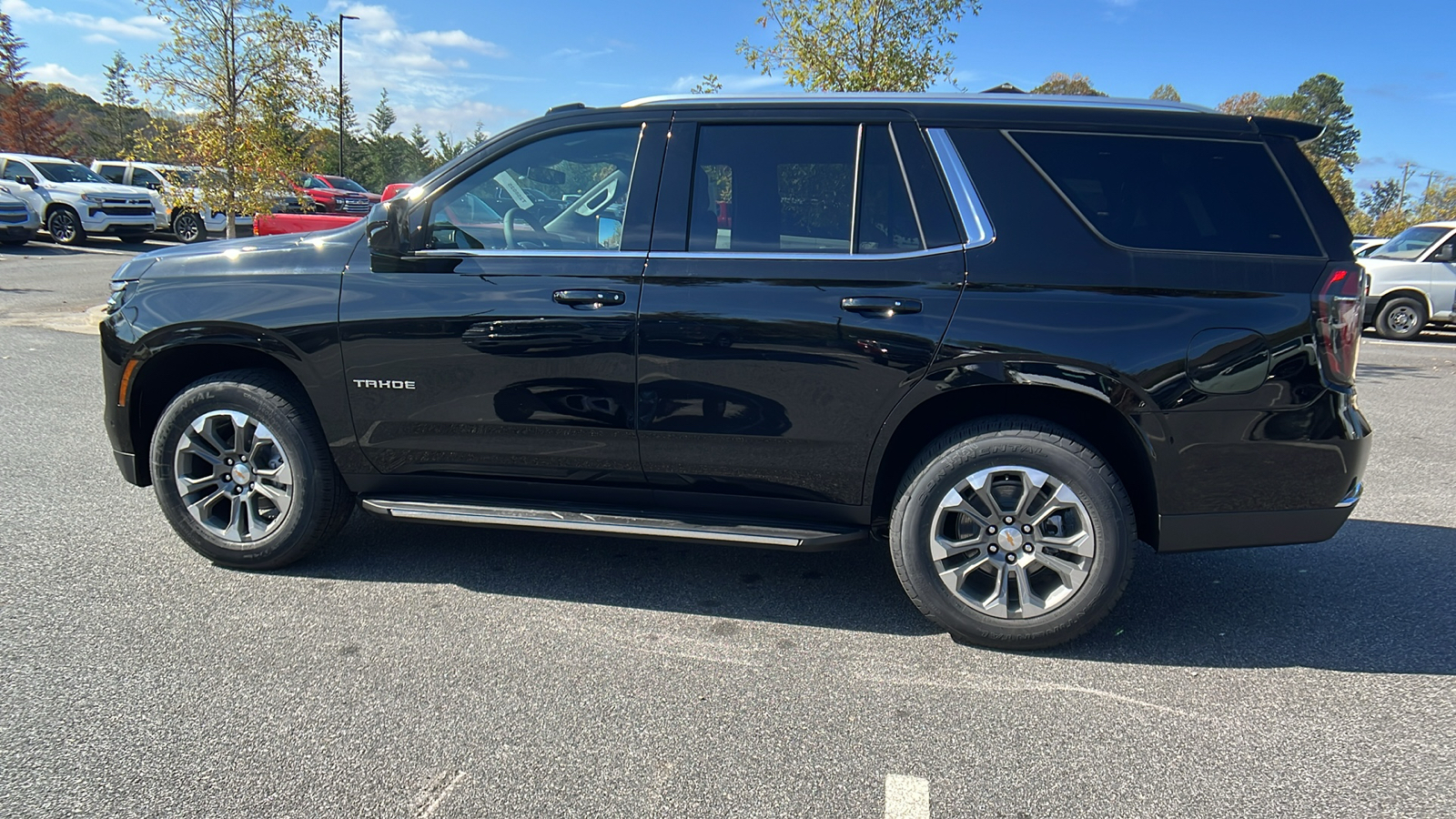 2025 Chevrolet Tahoe LS 8