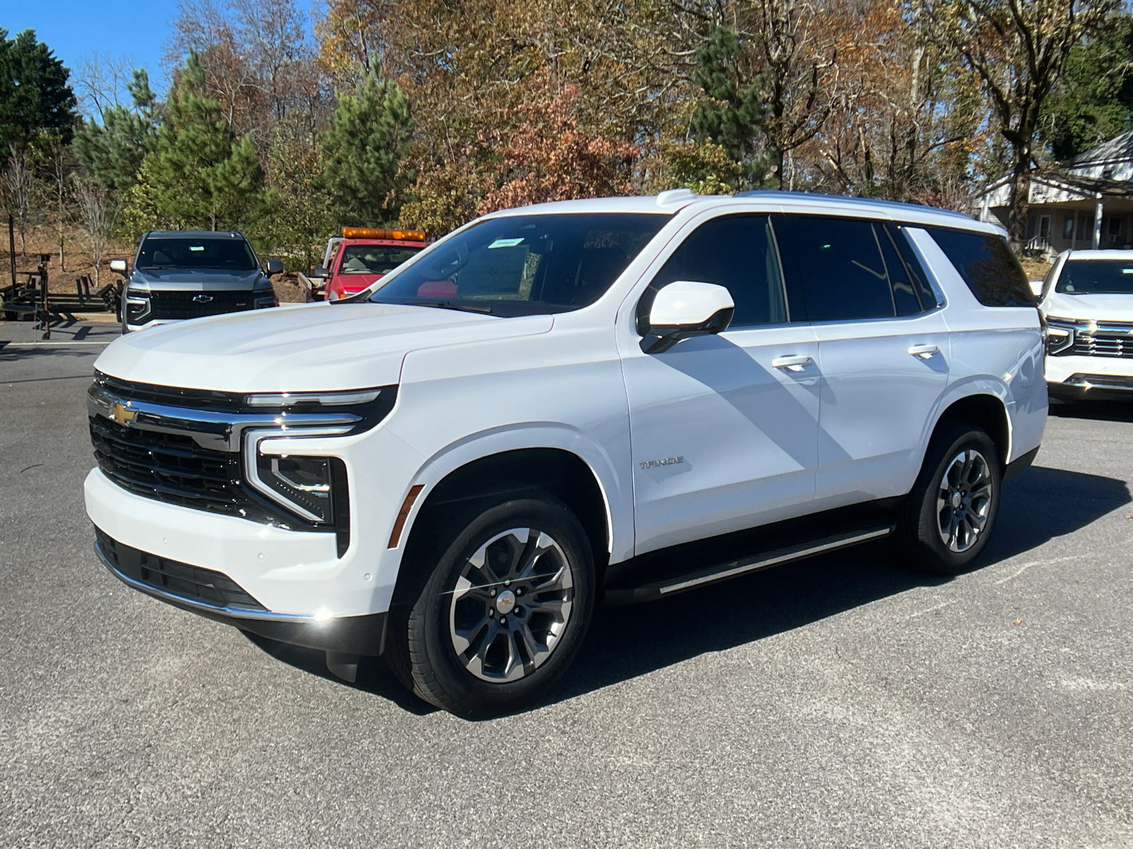 2025 Chevrolet Tahoe LS 1