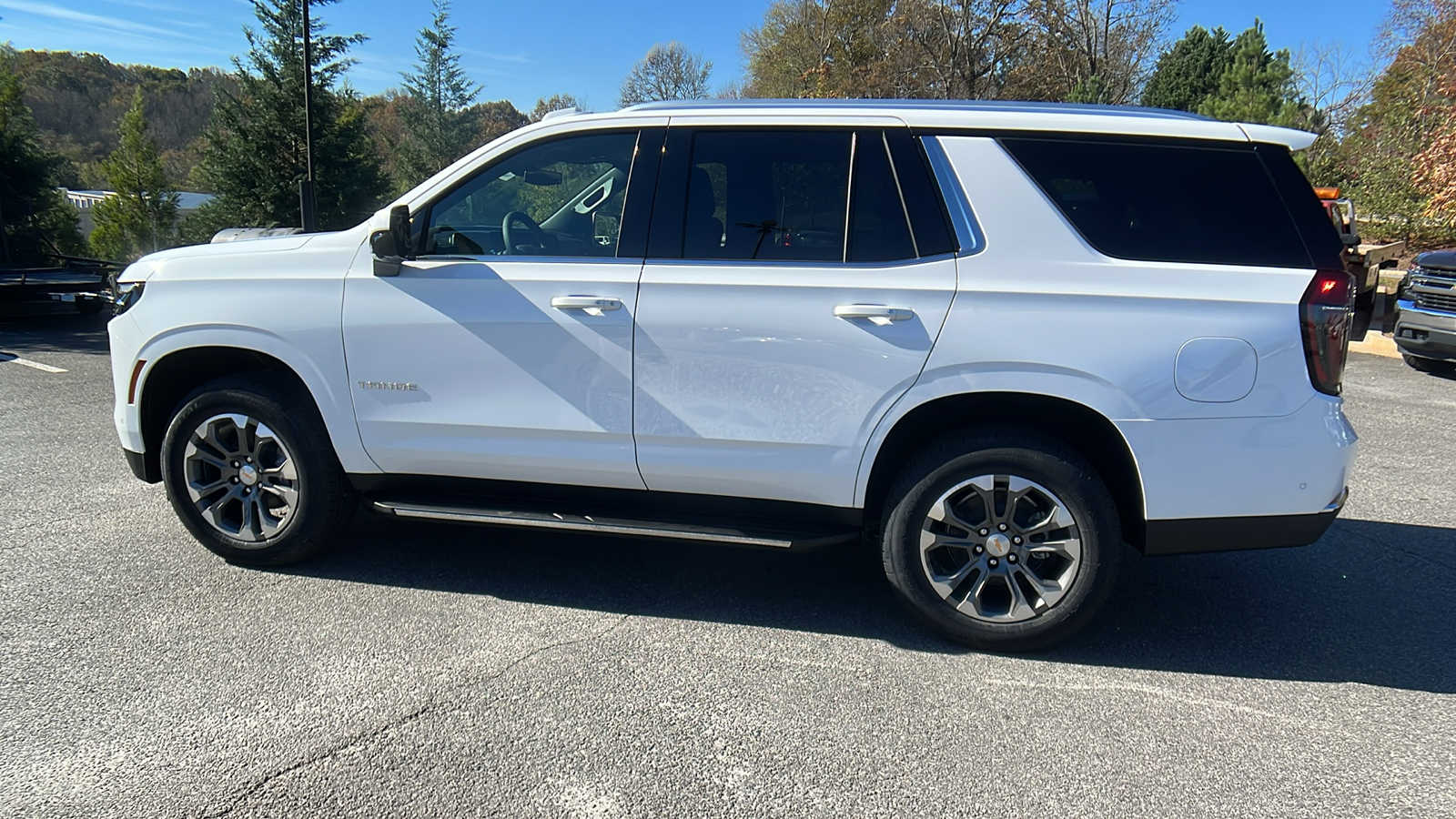 2025 Chevrolet Tahoe LS 8