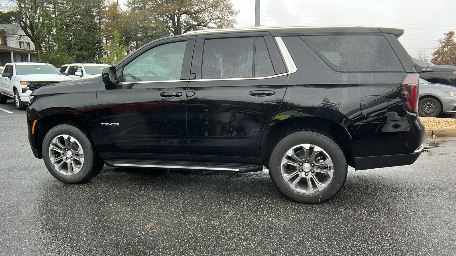 2025 Chevrolet Tahoe LS 8