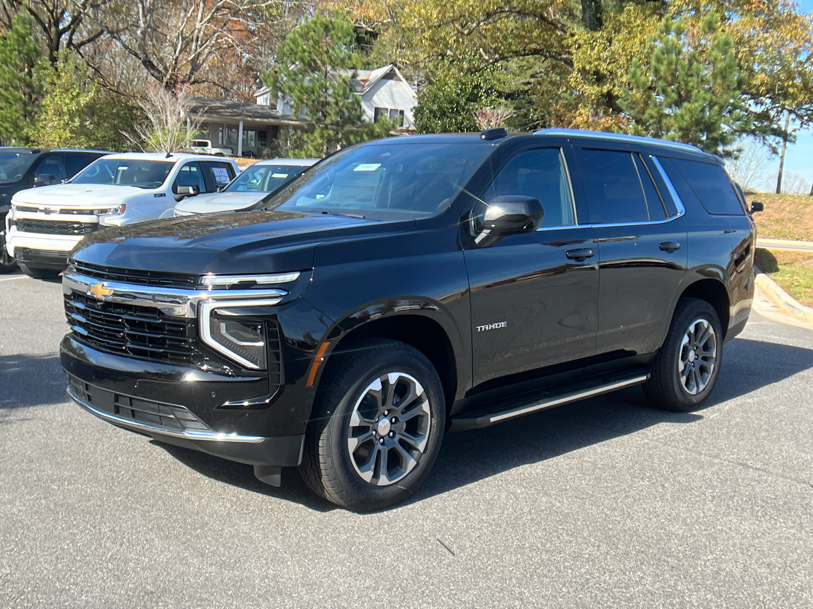 2025 Chevrolet Tahoe LS 1