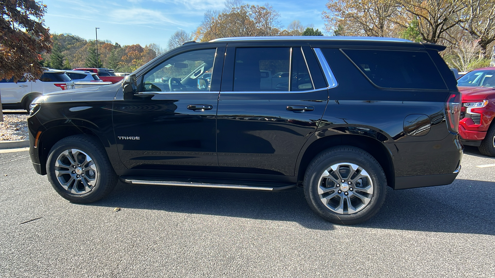 2025 Chevrolet Tahoe LS 8