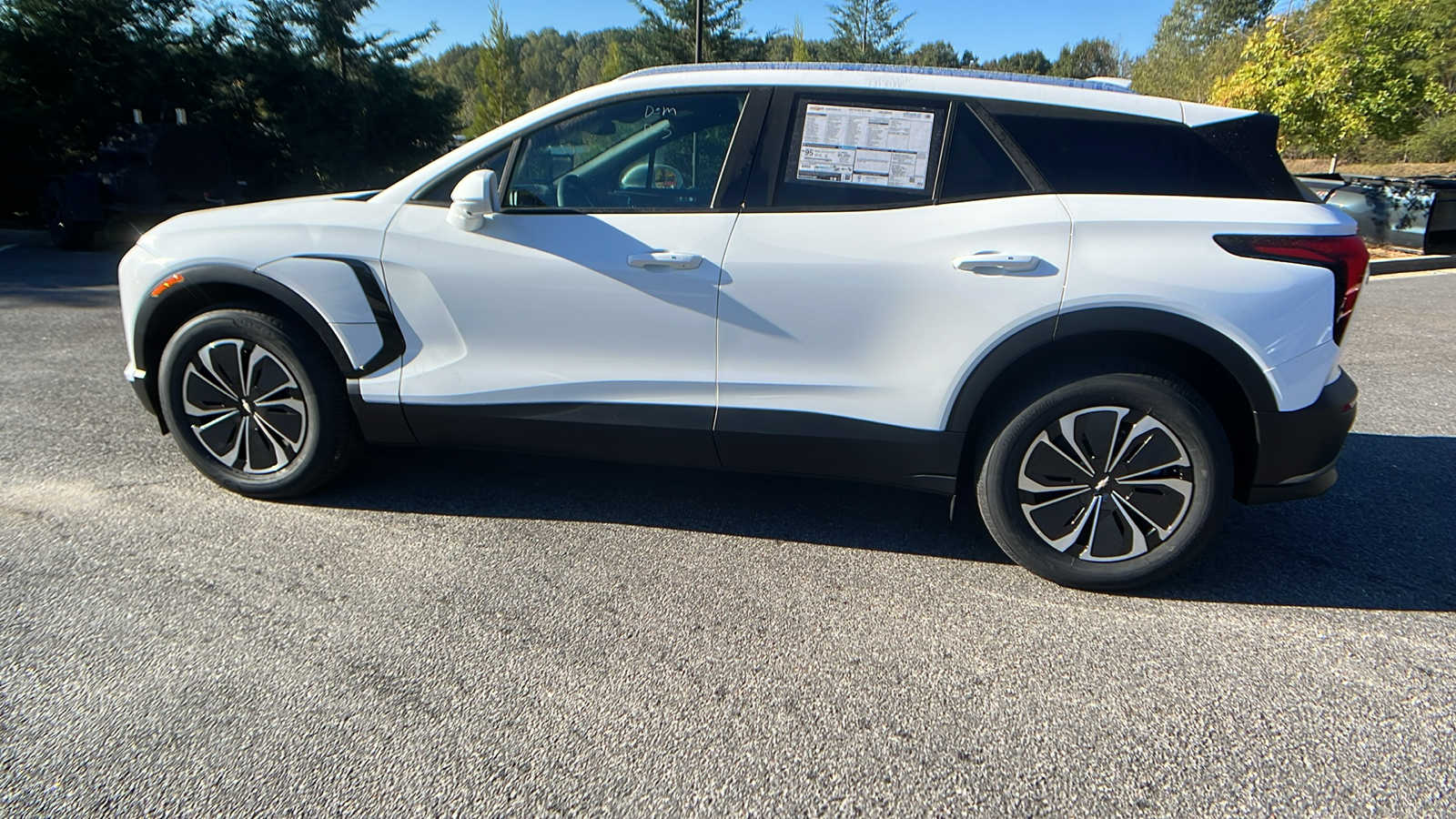 2025 Chevrolet Blazer EV AWD LT 8