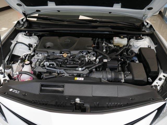 2022 Toyota Camry Hybrid XLE 7