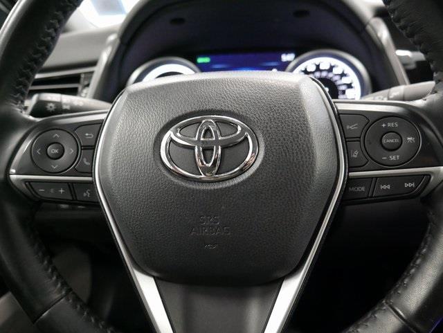 2022 Toyota Camry Hybrid XLE 20