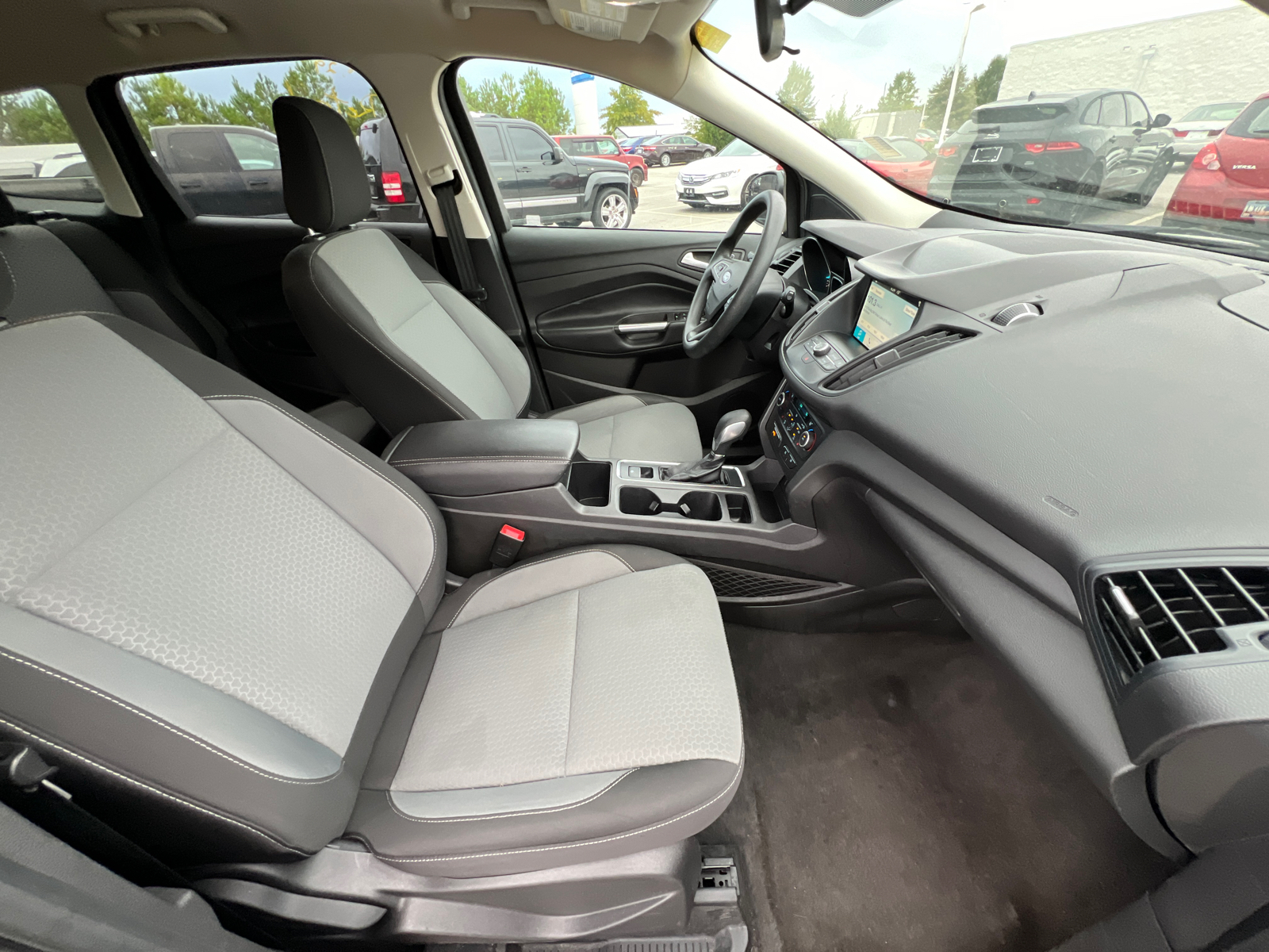 2019 Ford Escape SE 32