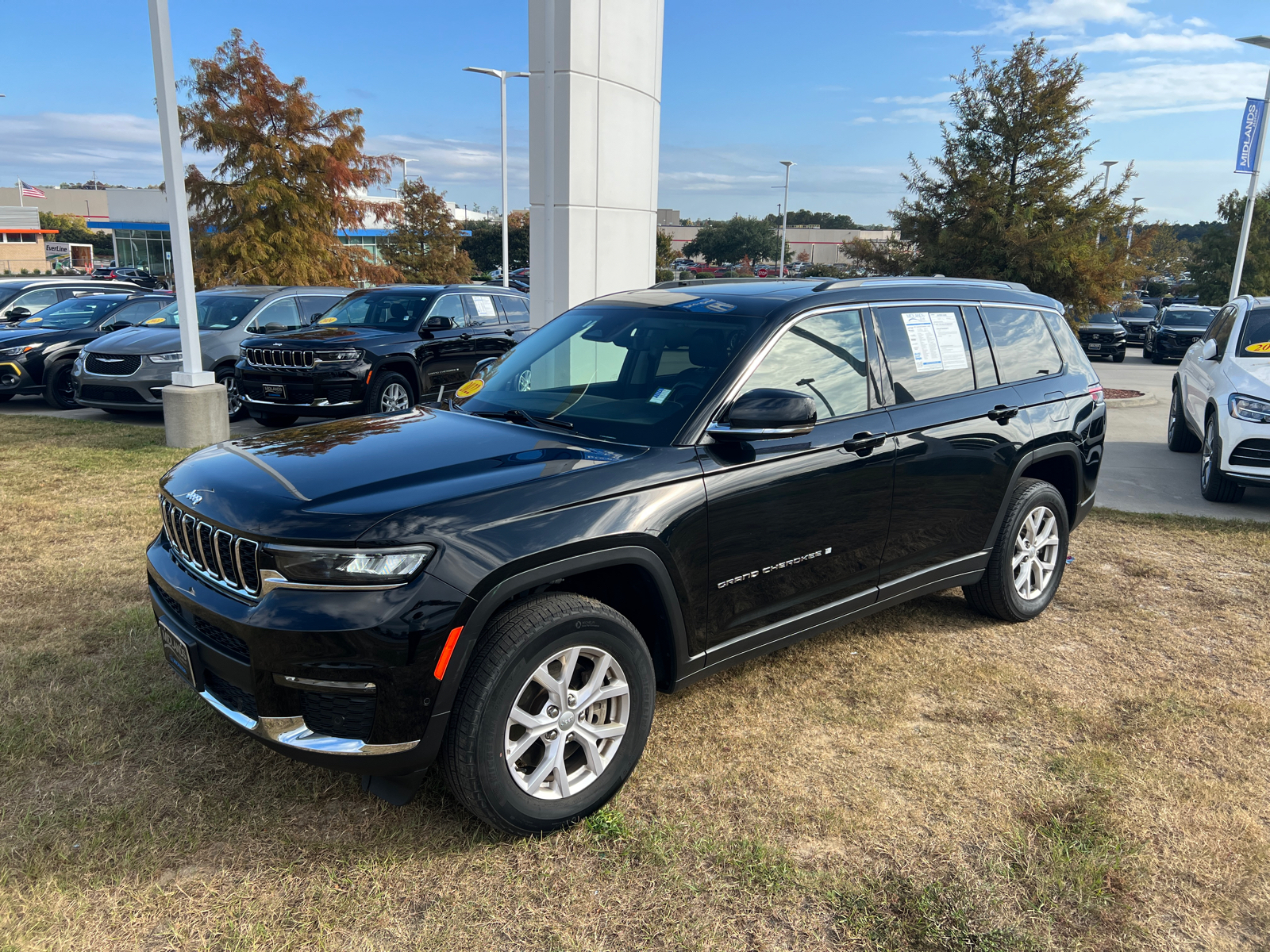 2022 Jeep Grand Cherokee L Limited 3