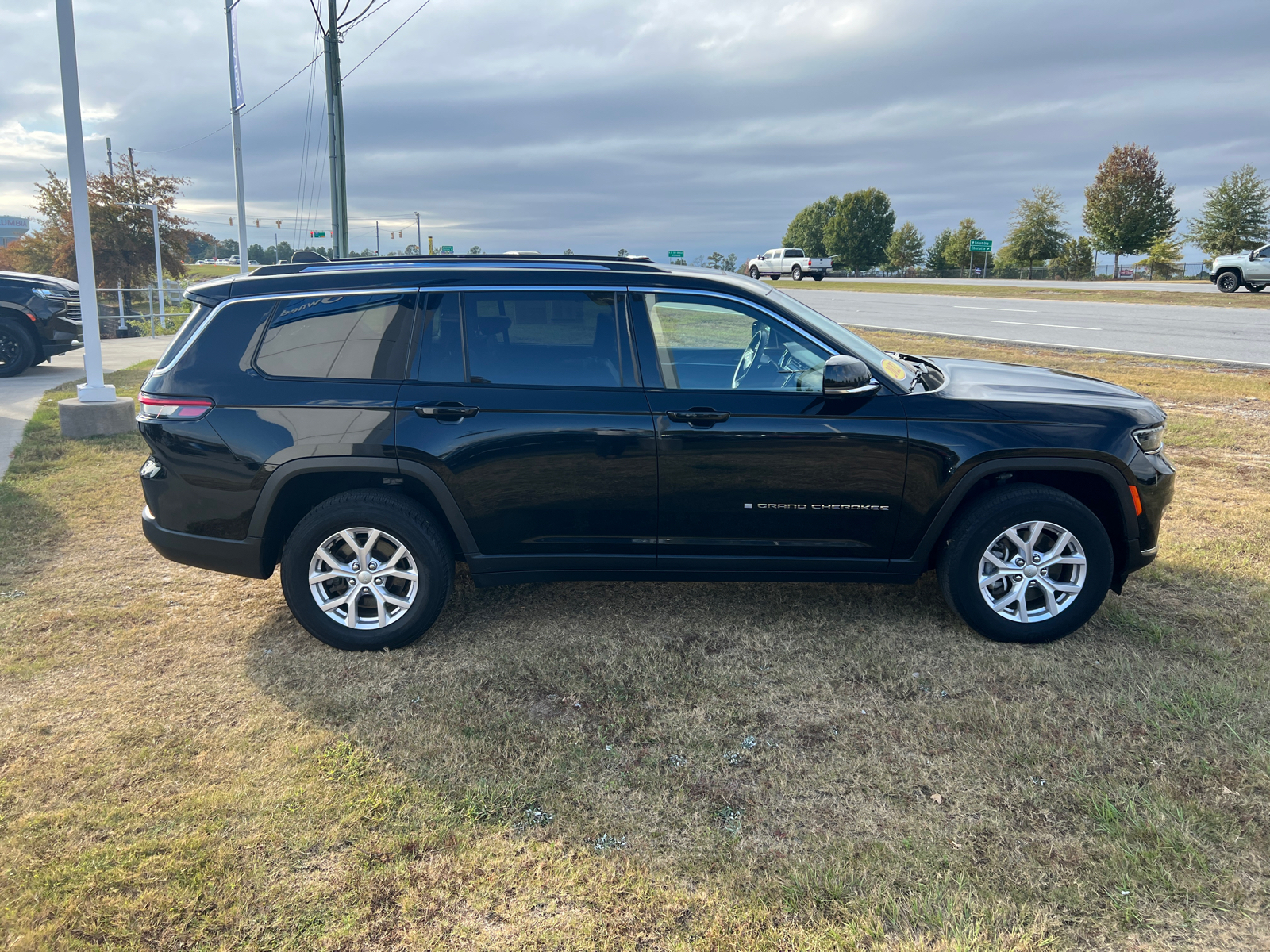 2022 Jeep Grand Cherokee L Limited 8