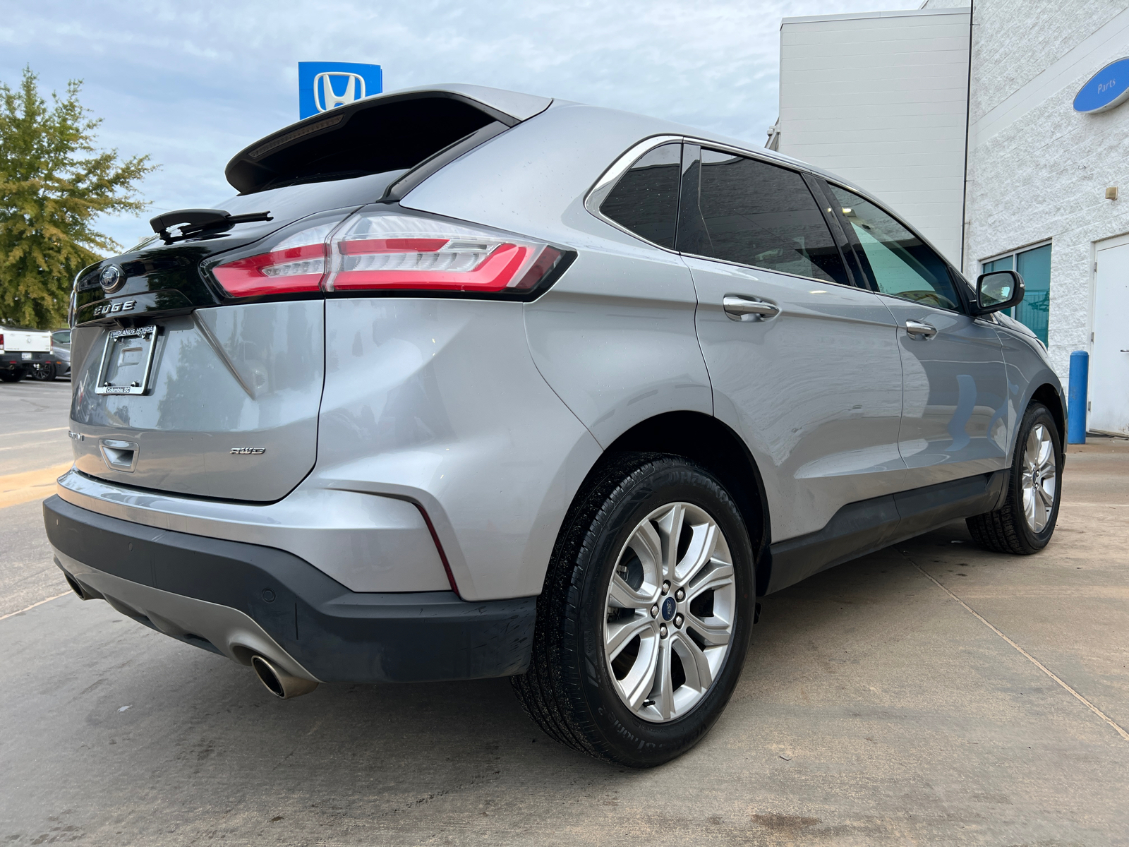 2022 Ford Edge Titanium 8