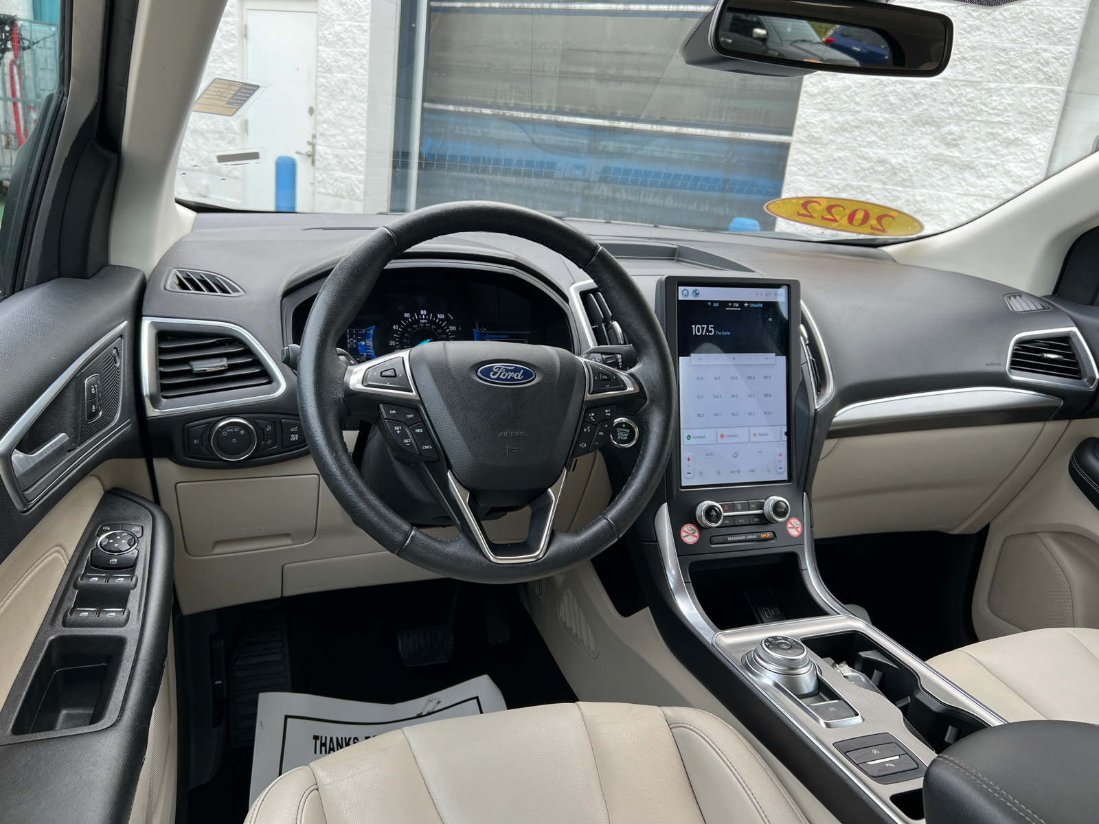 2022 Ford Edge Titanium 25