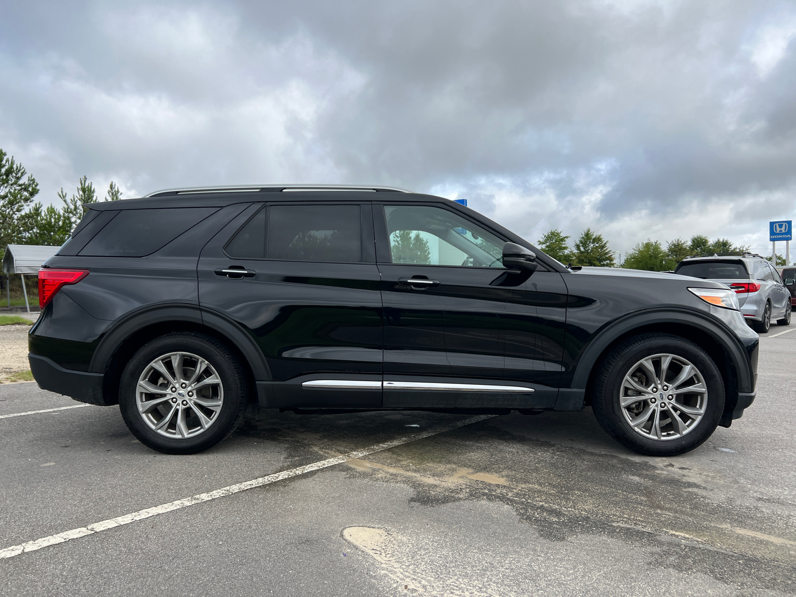 2022 Ford Explorer Limited 9