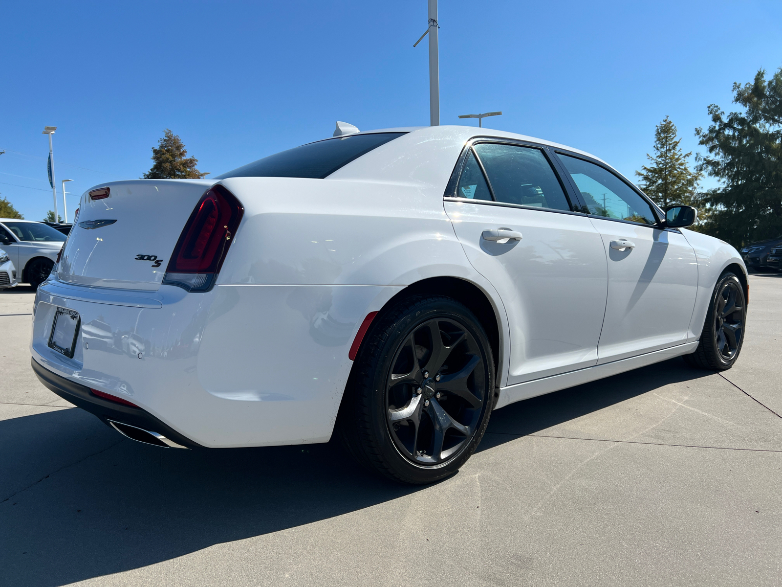 2022 Chrysler 300 S 8