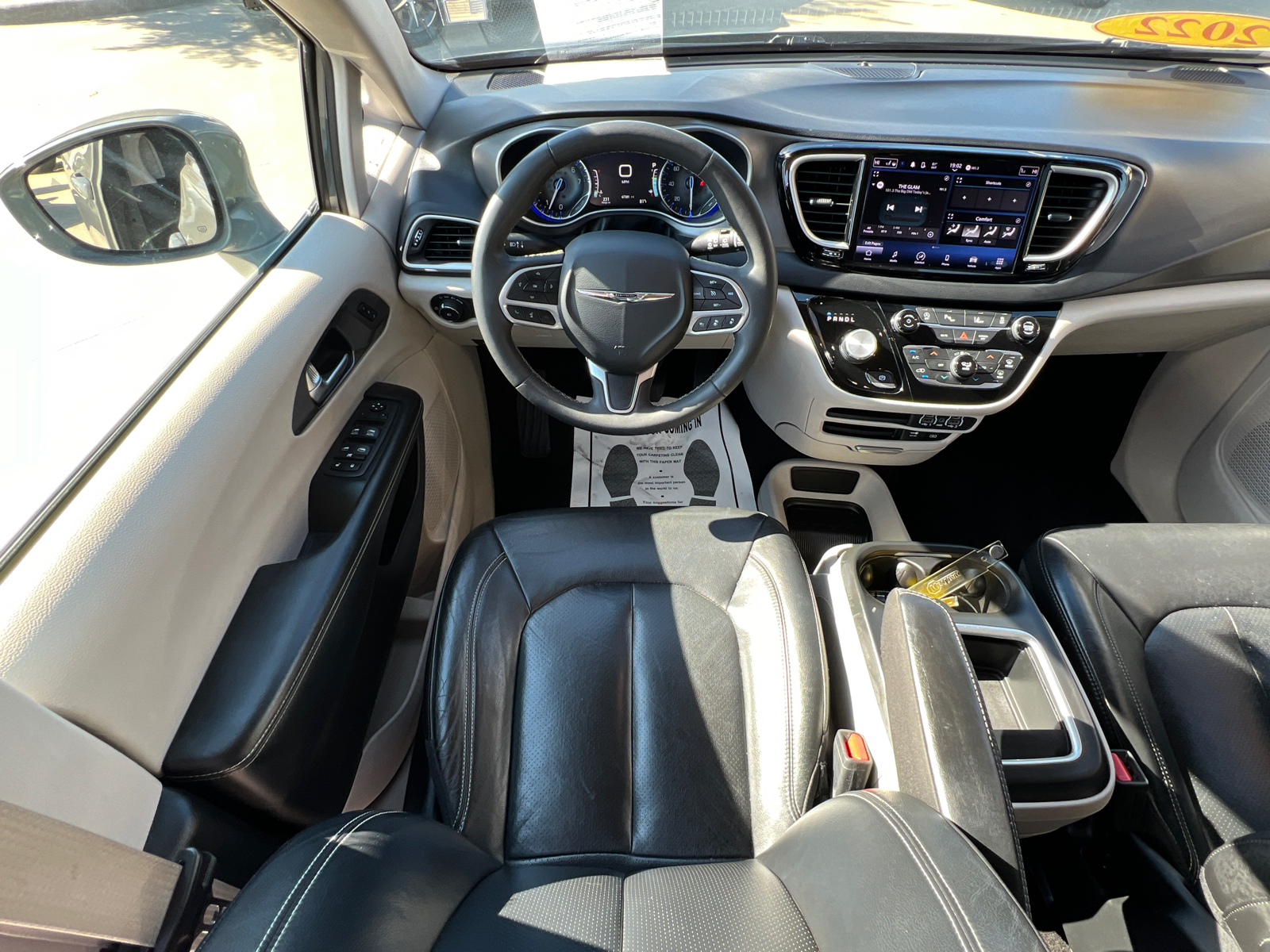 2022 Chrysler Pacifica Touring L 25