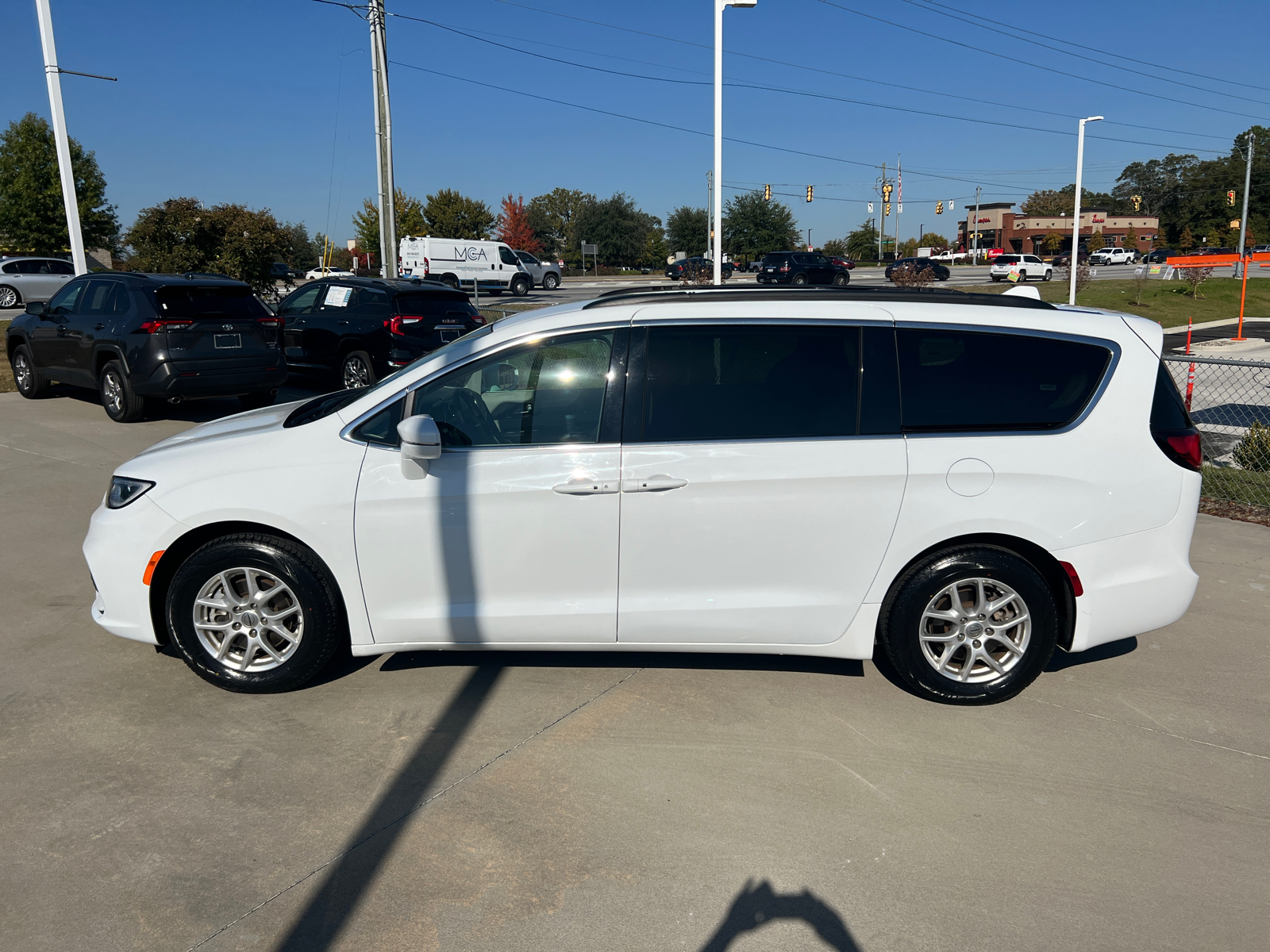 2022 Chrysler Pacifica Touring L 4