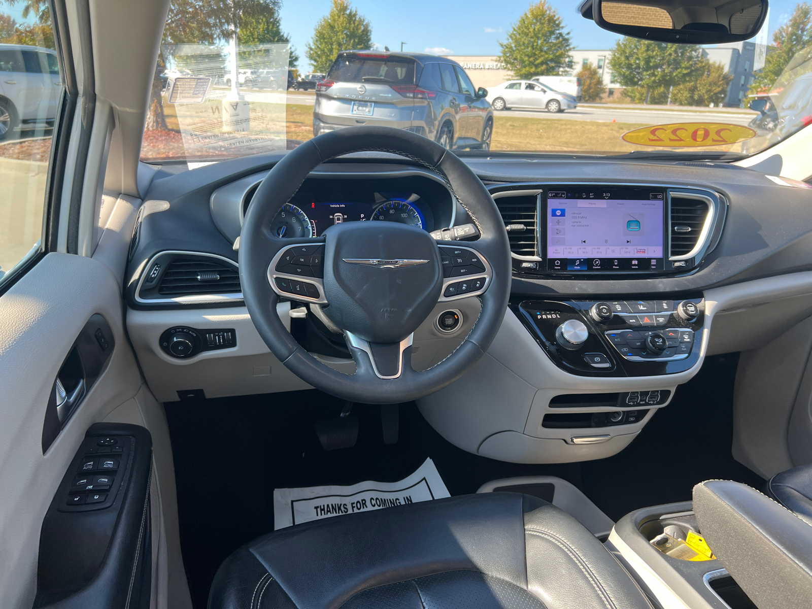 2022 Chrysler Pacifica Touring L 25