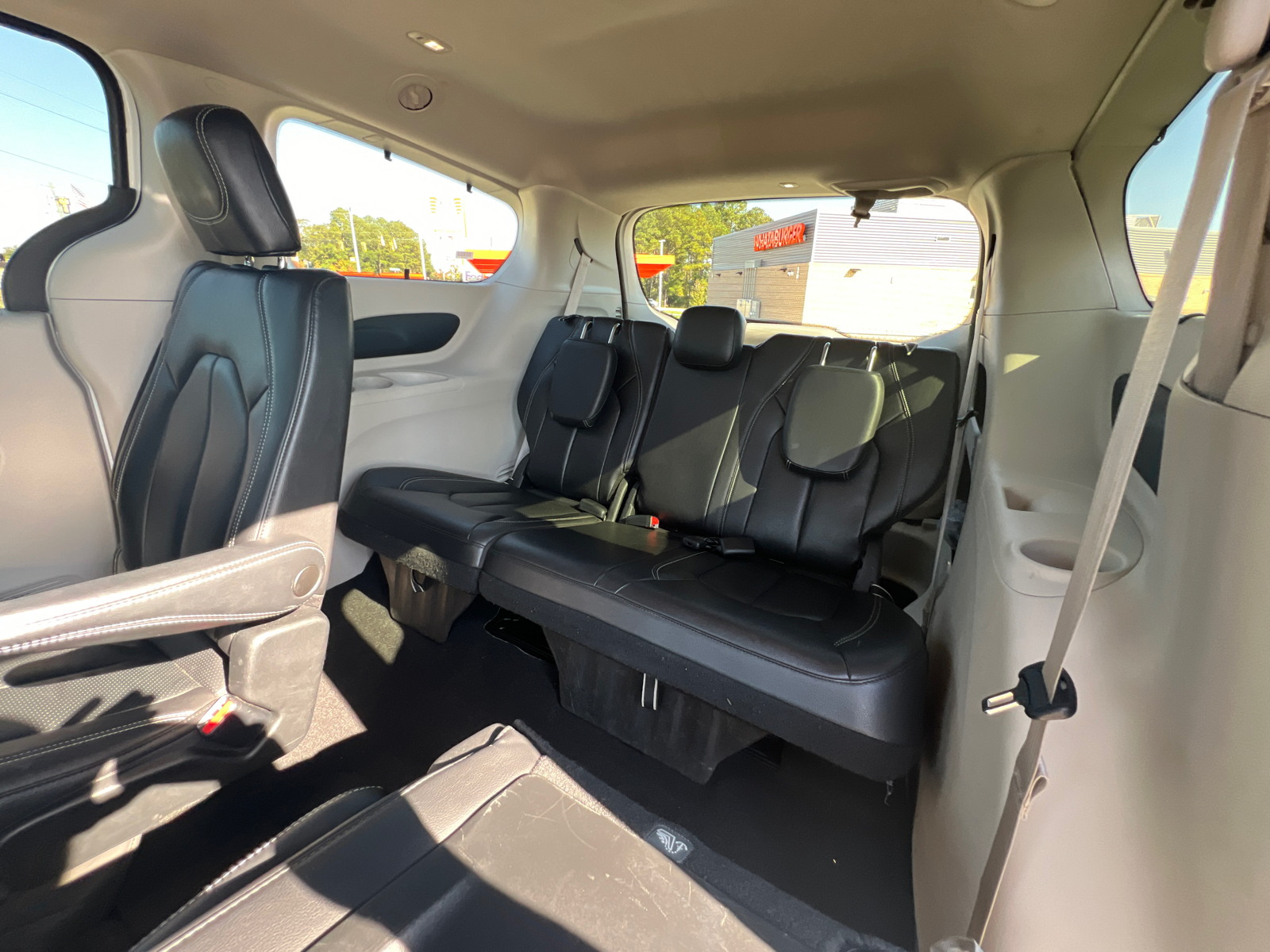 2022 Chrysler Pacifica Touring L 29