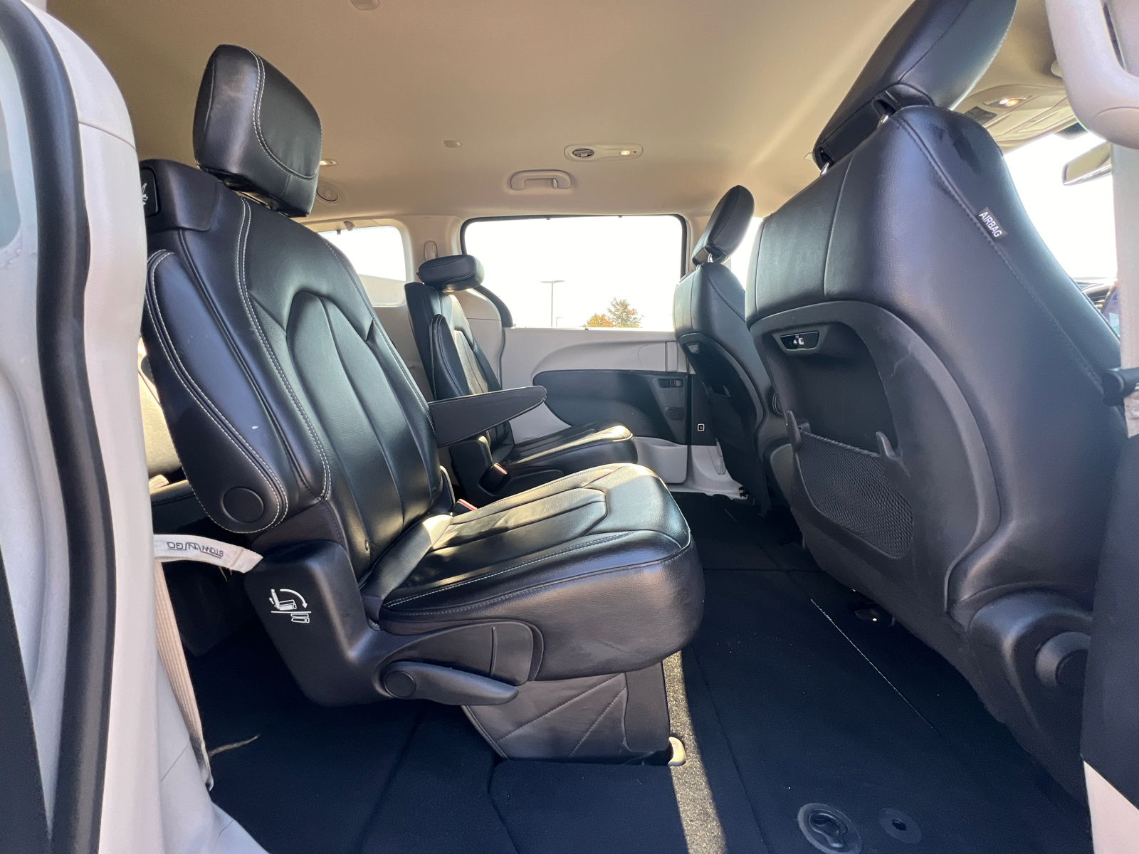 2022 Chrysler Pacifica Touring L 33