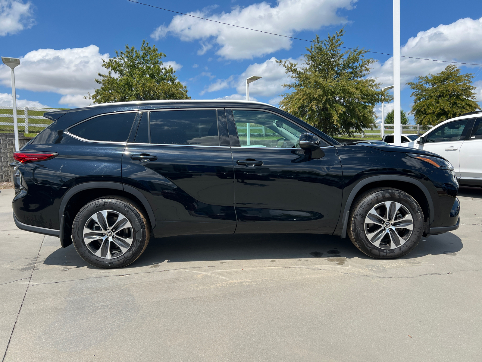 2022 Toyota Highlander XLE 9