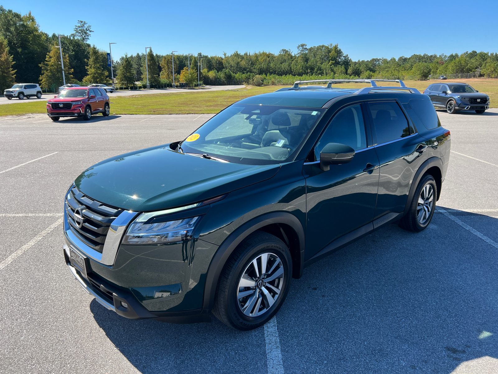 2023 Nissan Pathfinder SL 4