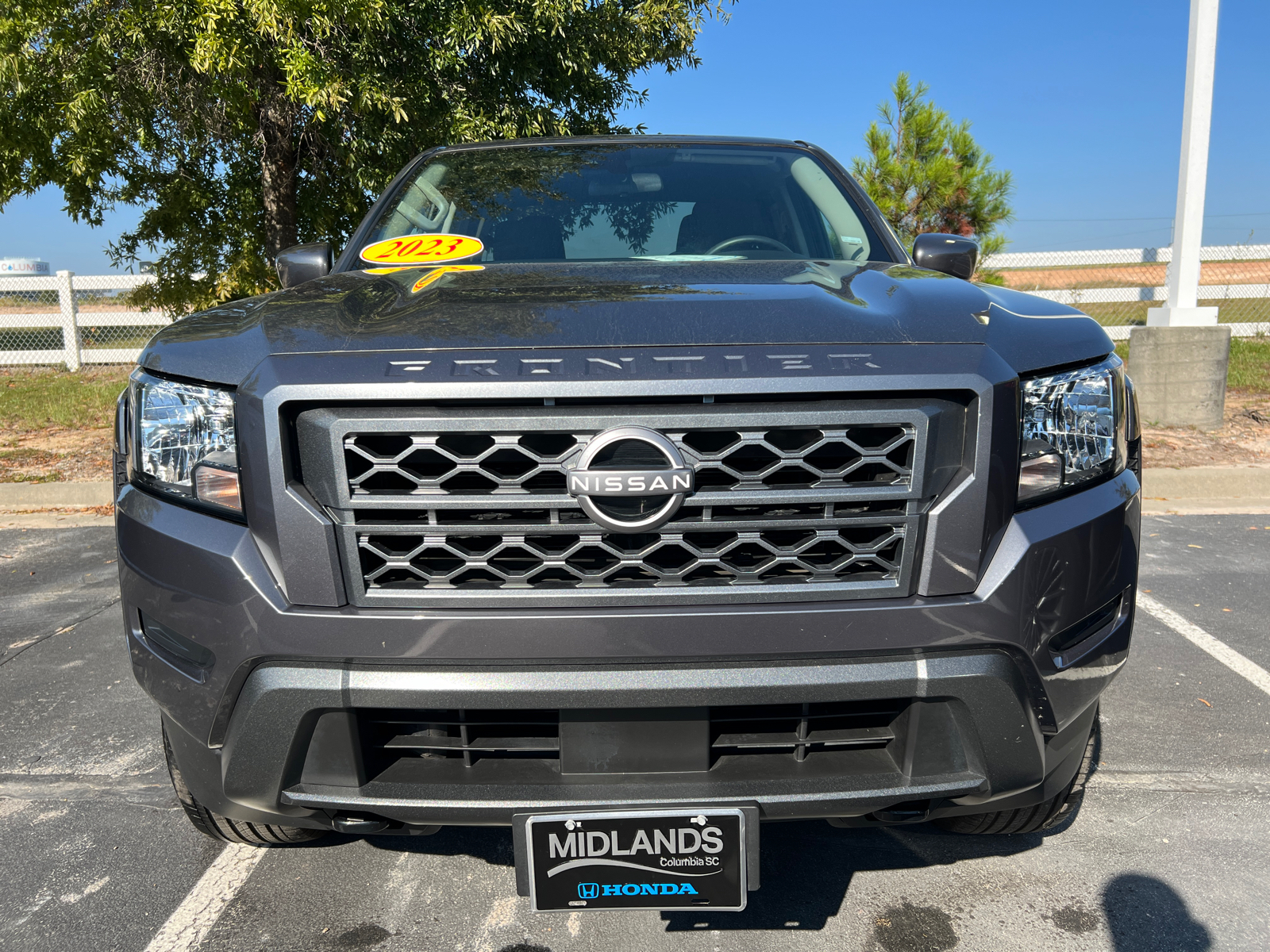 2023 Nissan Frontier SV 2