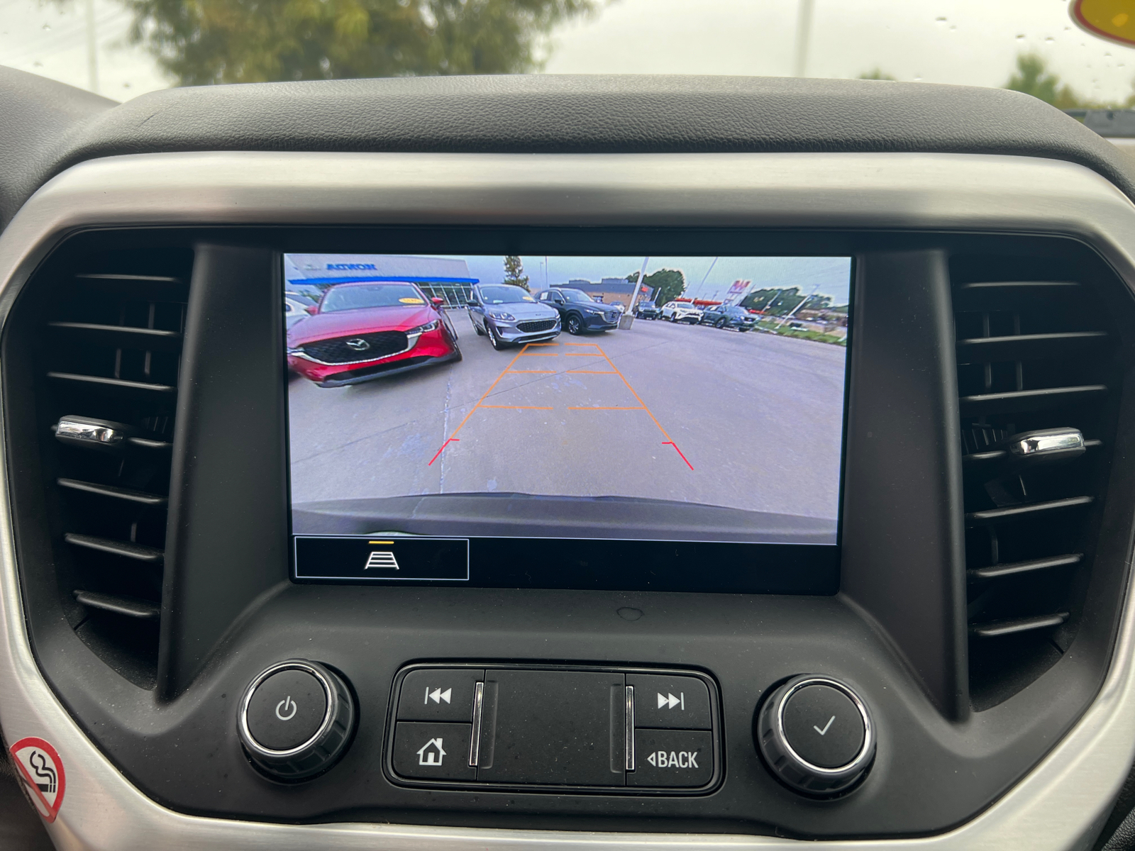 2023 GMC Acadia SLT 24