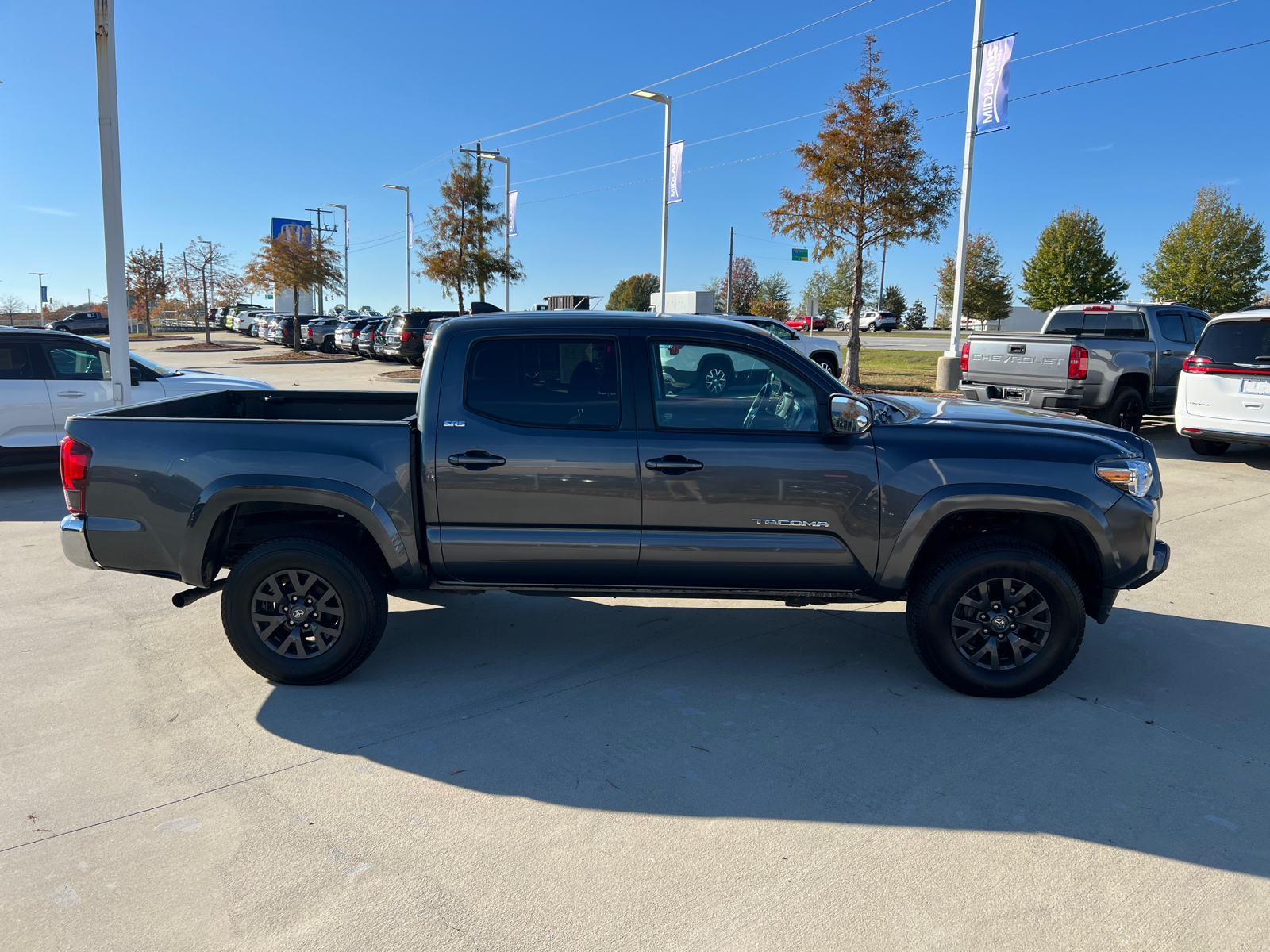 2022 Toyota Tacoma SR5 8