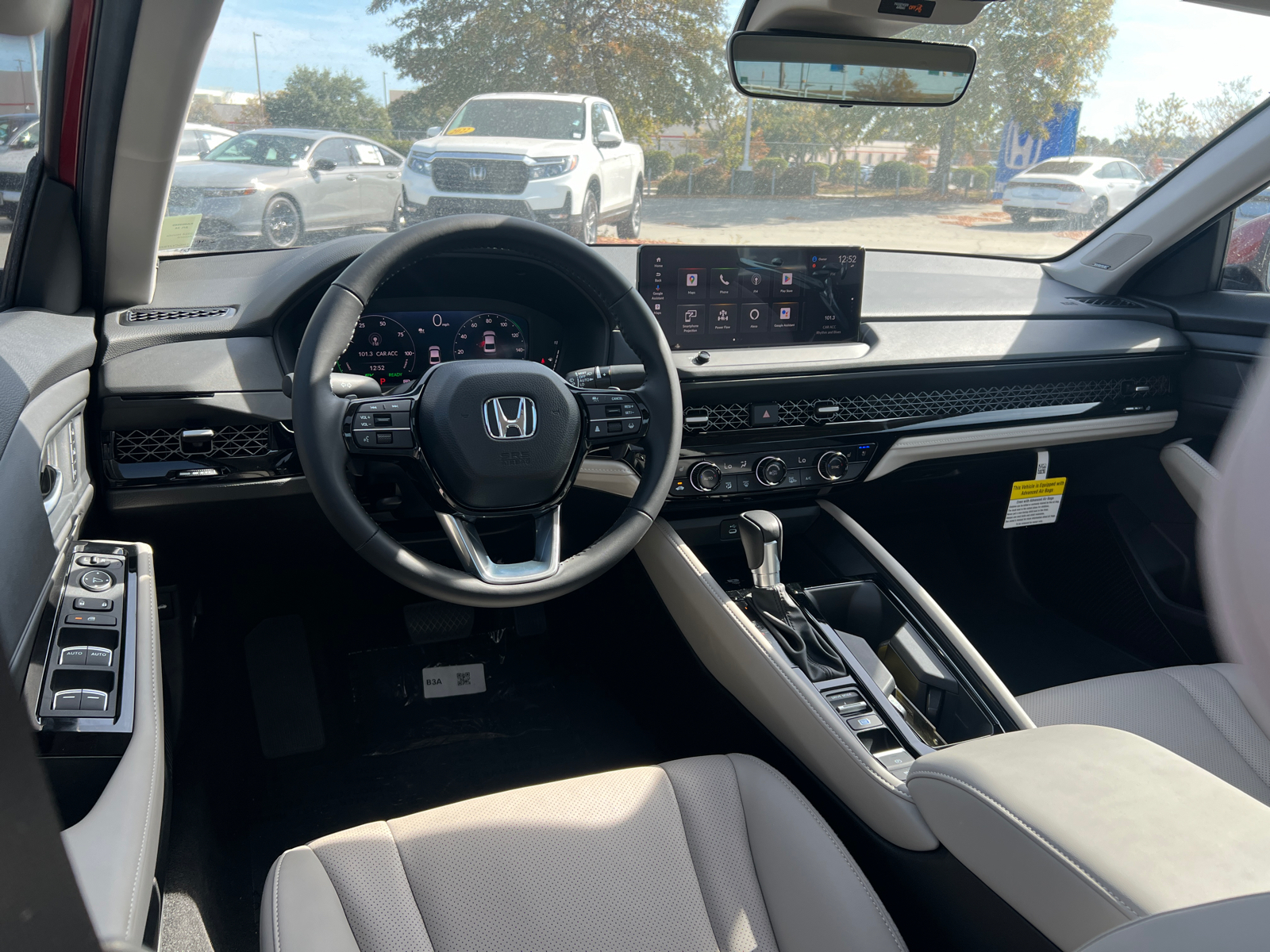 2024 Honda Accord Hybrid Touring 30