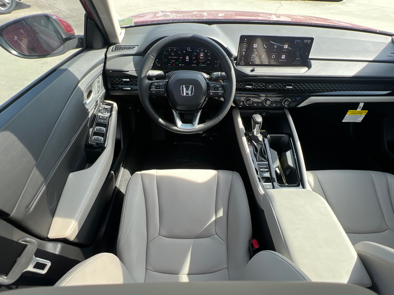 2024 Honda Accord Hybrid Touring 31