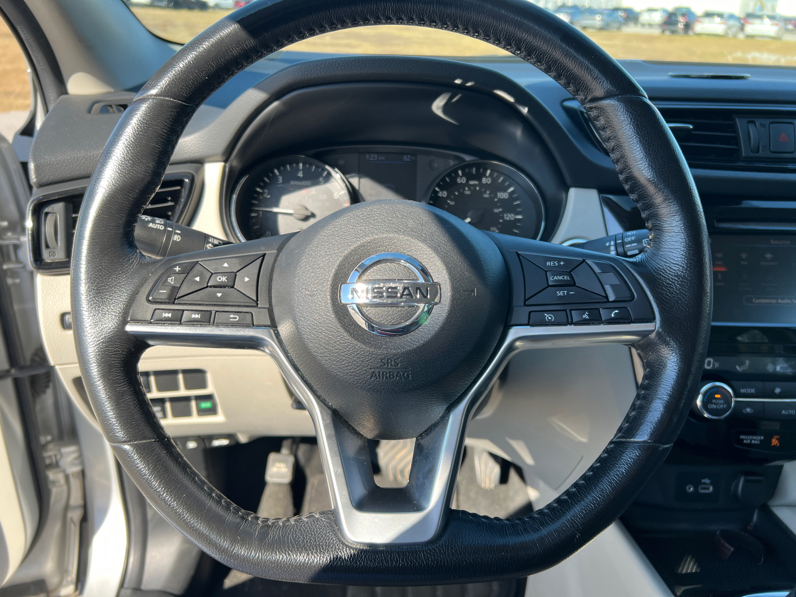 2019 Nissan Rogue Sport SV 17