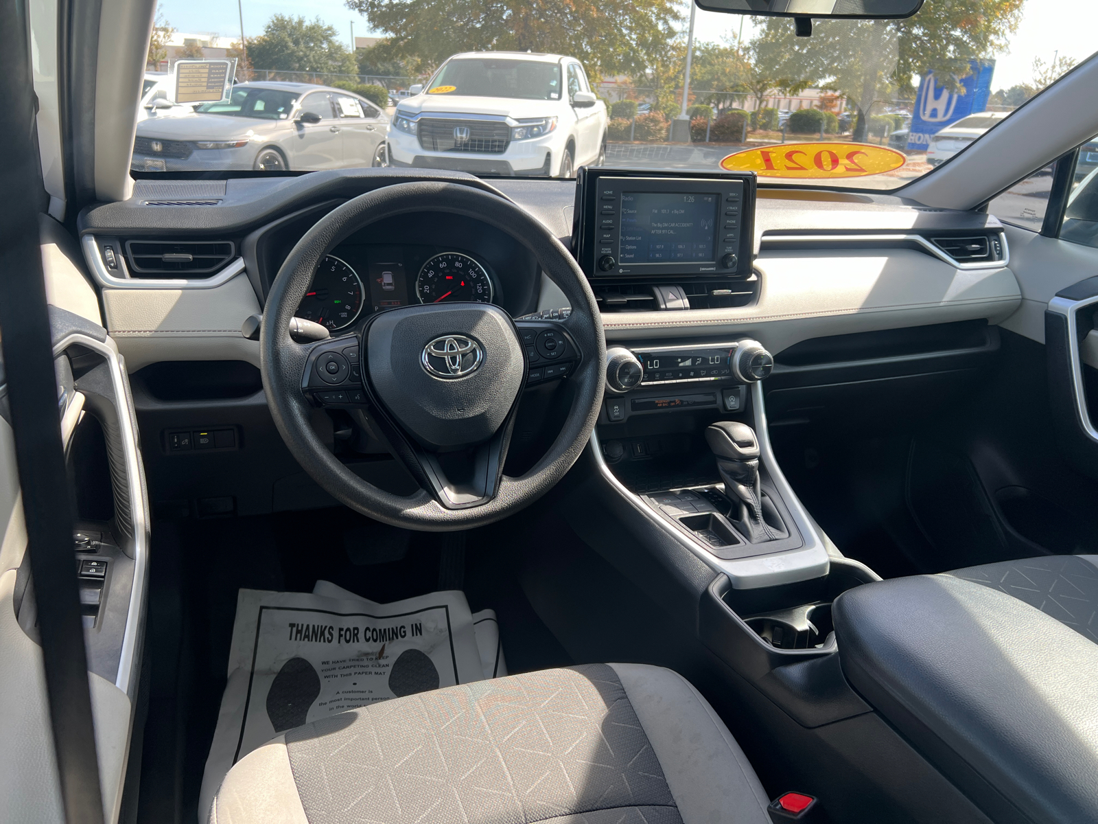 2021 Toyota RAV4 XLE 26