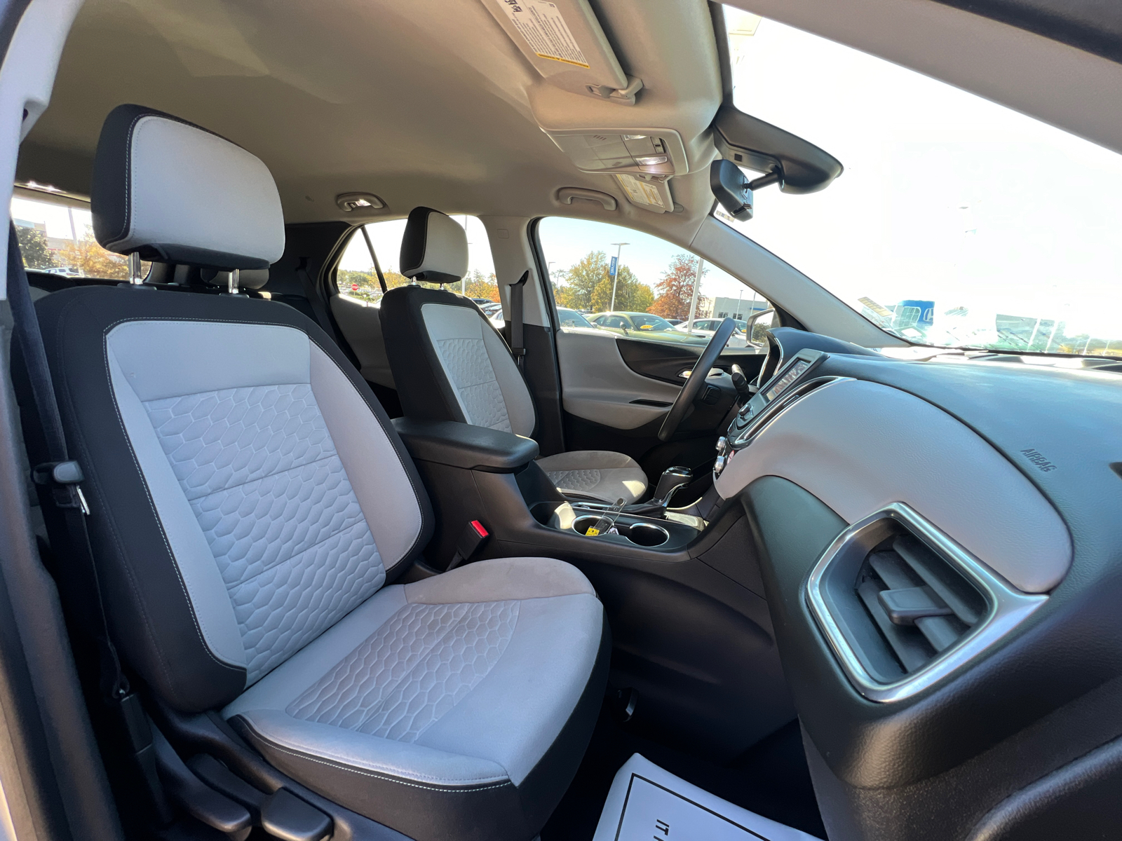 2021 Chevrolet Equinox LS 32